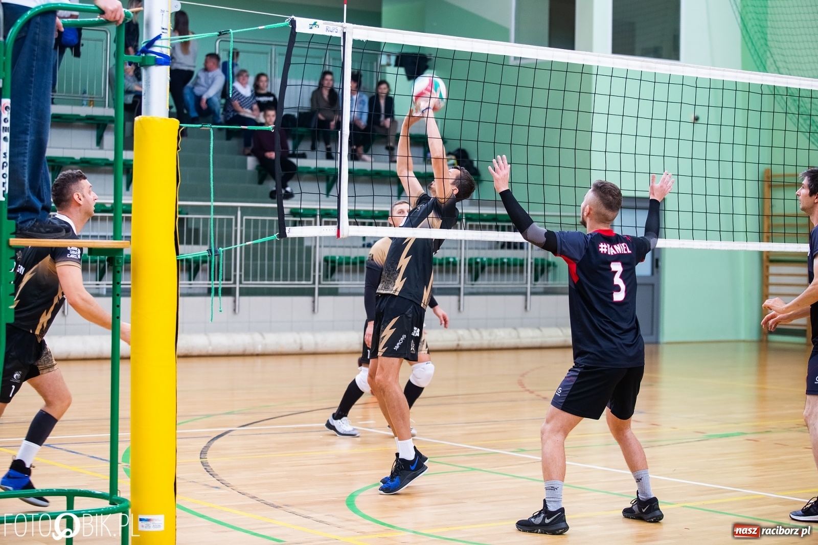 Zdjęcie w galerii na portalu naszraciborz.pl: Inauguracja nowego sezonu RLPS w Arenie Rafako wiadomości z regionu