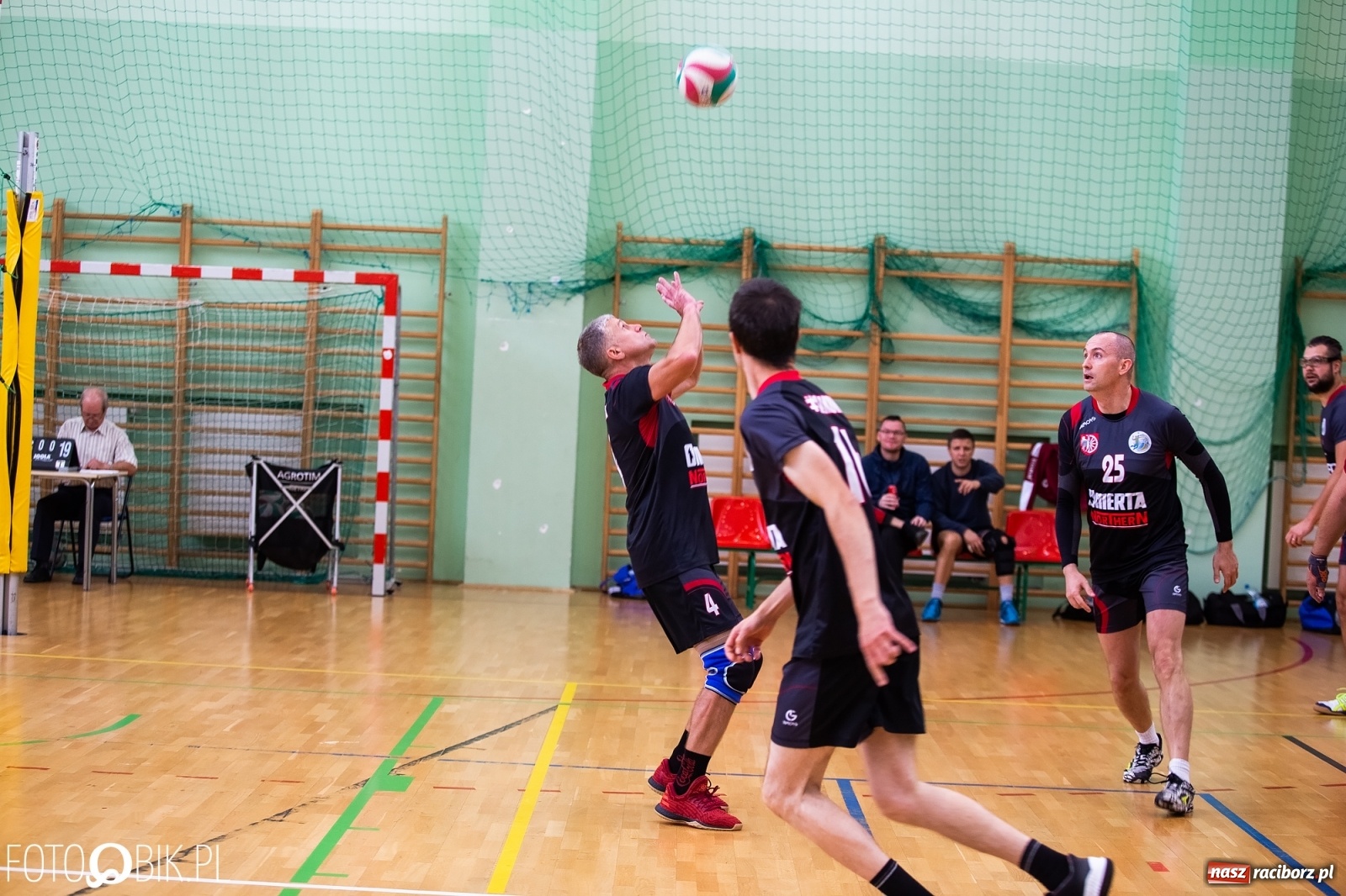 Zdjęcie w galerii na portalu naszraciborz.pl: Inauguracja nowego sezonu RLPS w Arenie Rafako wiadomości z regionu
