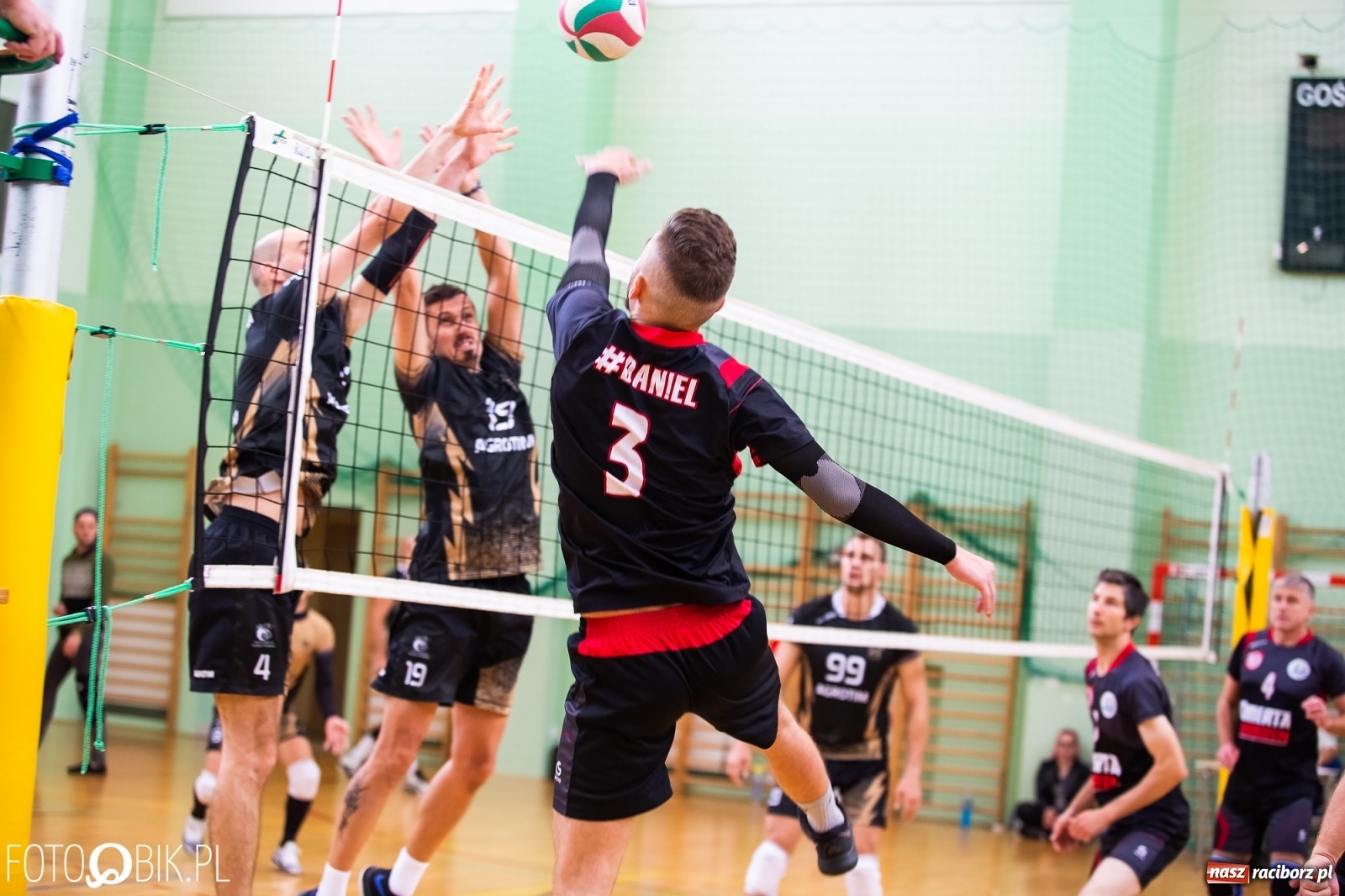 Zdjęcie w galerii na portalu naszraciborz.pl: Inauguracja nowego sezonu RLPS w Arenie Rafako wiadomości z regionu