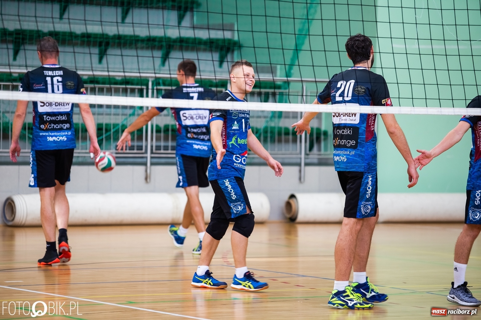 Zdjęcie w galerii na portalu naszraciborz.pl: Inauguracja nowego sezonu RLPS w Arenie Rafako wiadomości z regionu