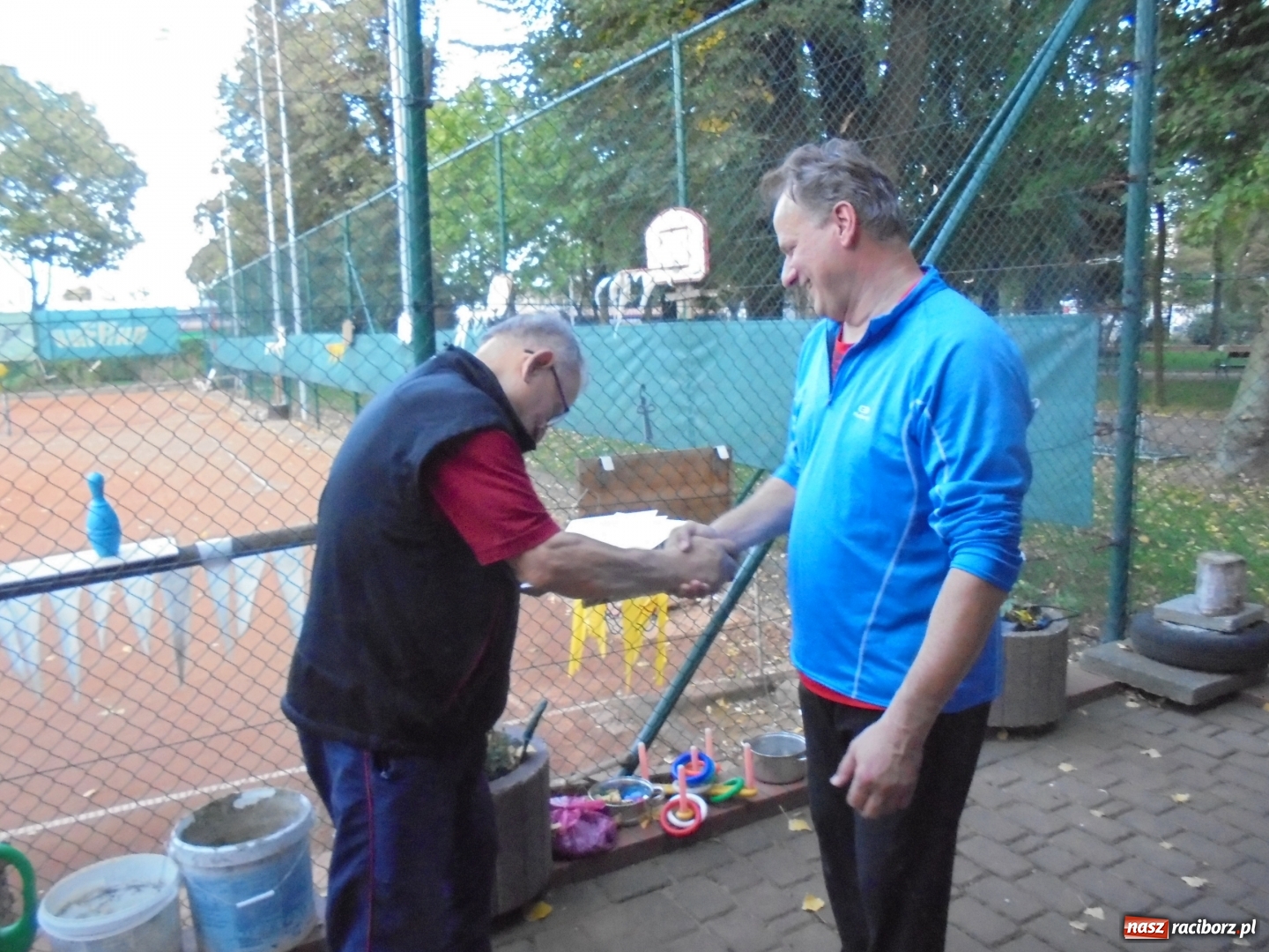 Zdjęcie w galerii na portalu naszraciborz.pl: Tenisowy turniej na kortach Rafako za nami wiadomości z regionu