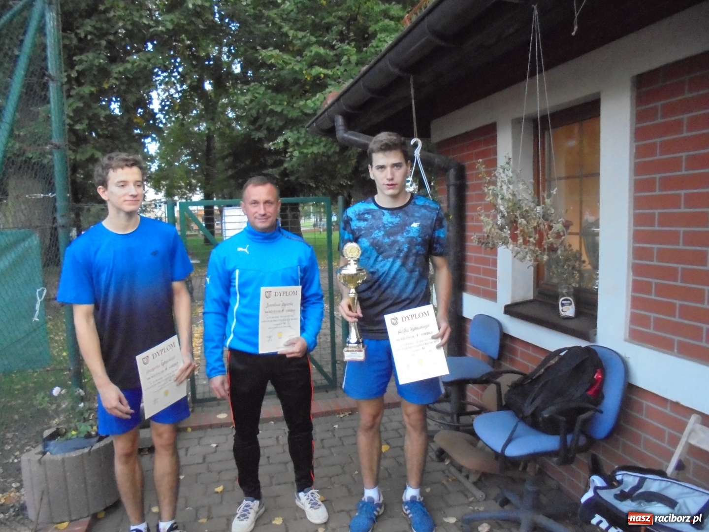 Zdjęcie w galerii na portalu naszraciborz.pl: Tenisowy turniej na kortach Rafako za nami wiadomości z regionu