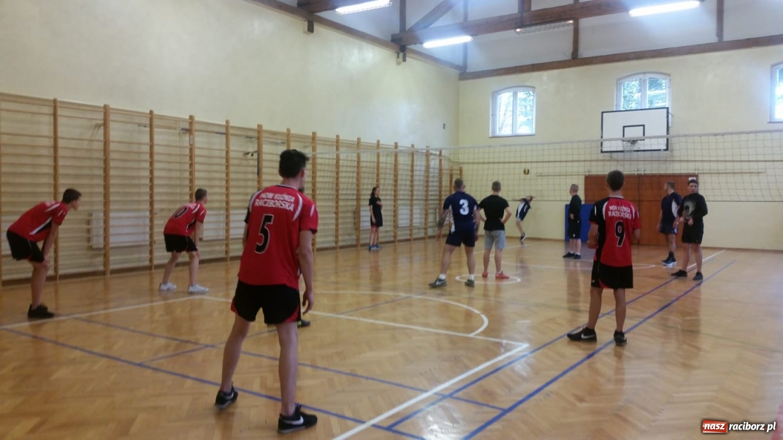 Zdjęcie w galerii na portalu naszraciborz.pl: Jesienne grillowanie w szkole dla niesłyszących wiadomości z regionu