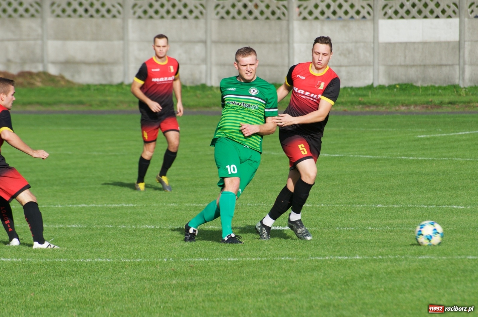 Zdjęcie w galerii na portalu naszraciborz.pl: Klasa okręgowa. Dobra passa piłkarzy Tworkowa trwa [FOTO] wiadomości z regionu
