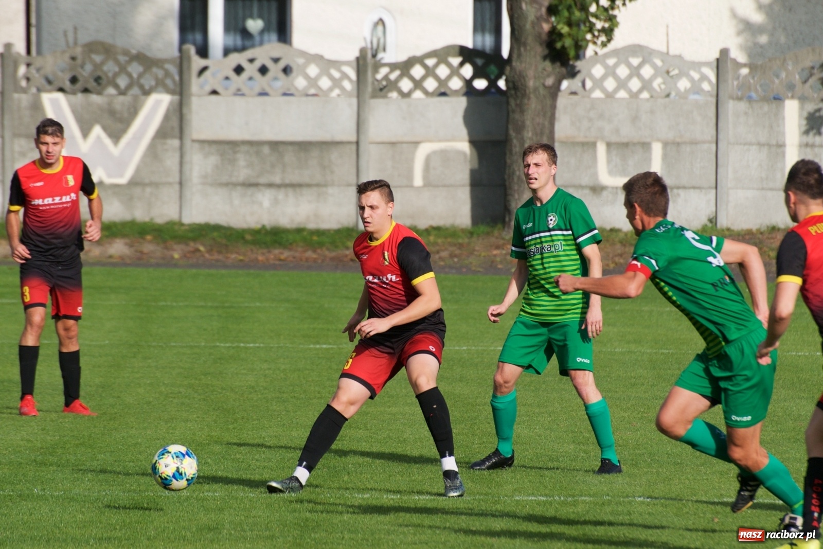 Zdjęcie w galerii na portalu naszraciborz.pl: Klasa okręgowa. Dobra passa piłkarzy Tworkowa trwa [FOTO] wiadomości z regionu