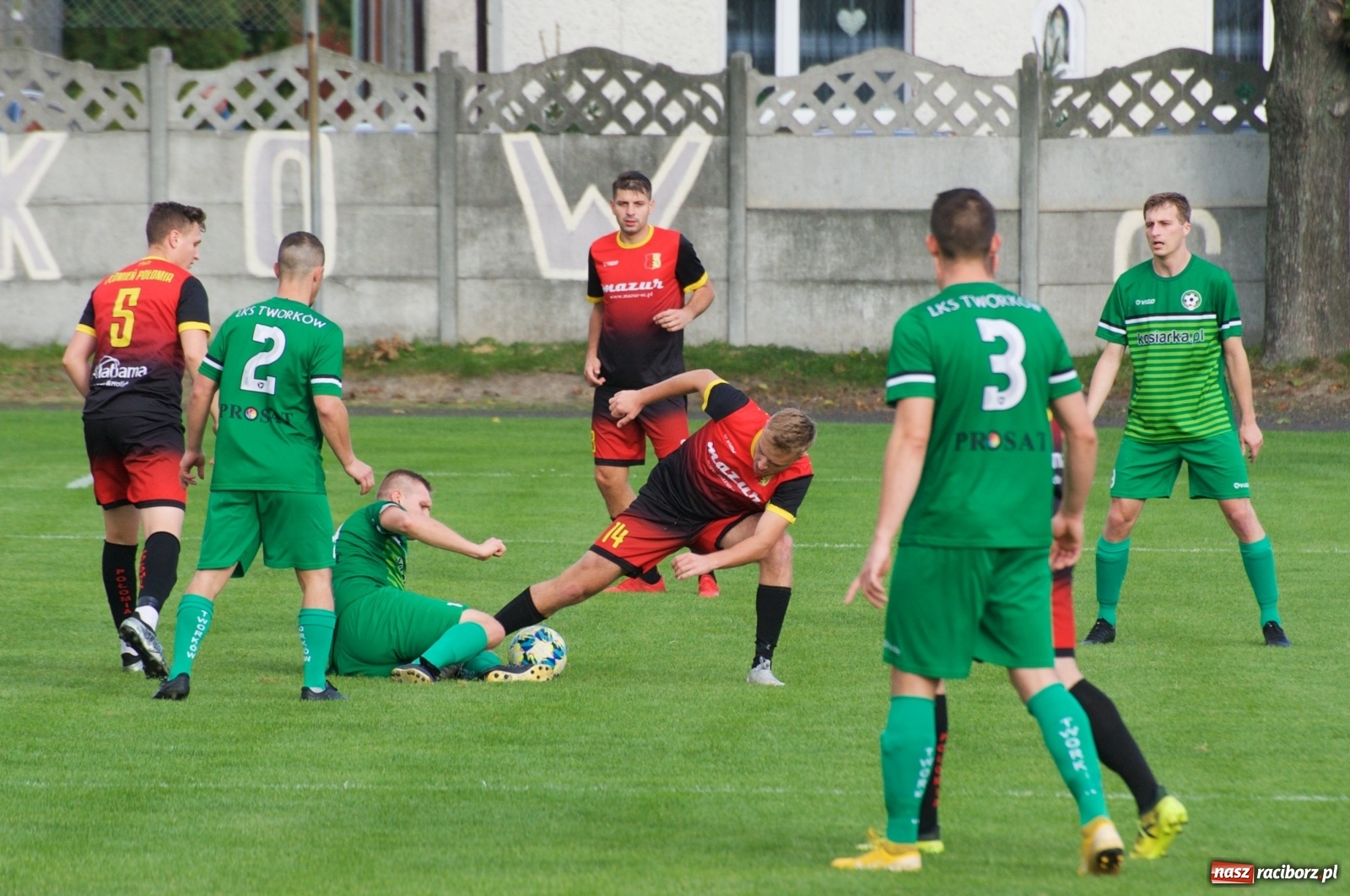 Zdjęcie w galerii na portalu naszraciborz.pl: Klasa okręgowa. Dobra passa piłkarzy Tworkowa trwa [FOTO] wiadomości z regionu