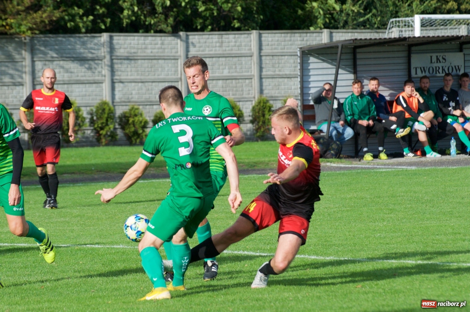 Zdjęcie w galerii na portalu naszraciborz.pl: Klasa okręgowa. Dobra passa piłkarzy Tworkowa trwa [FOTO] wiadomości z regionu