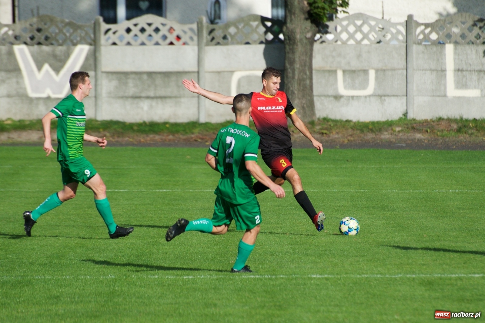 Zdjęcie w galerii na portalu naszraciborz.pl: Klasa okręgowa. Dobra passa piłkarzy Tworkowa trwa [FOTO] wiadomości z regionu