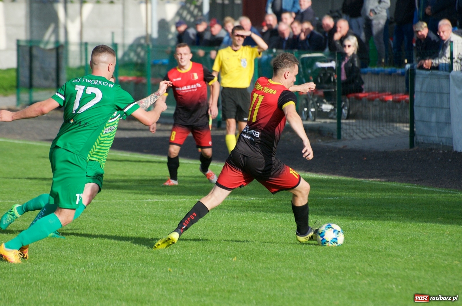Zdjęcie w galerii na portalu naszraciborz.pl: Klasa okręgowa. Dobra passa piłkarzy Tworkowa trwa [FOTO] wiadomości z regionu