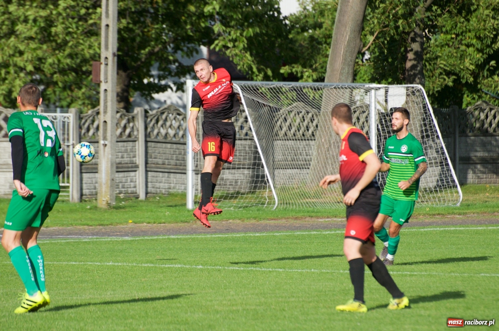Zdjęcie w galerii na portalu naszraciborz.pl: Klasa okręgowa. Dobra passa piłkarzy Tworkowa trwa [FOTO] wiadomości z regionu