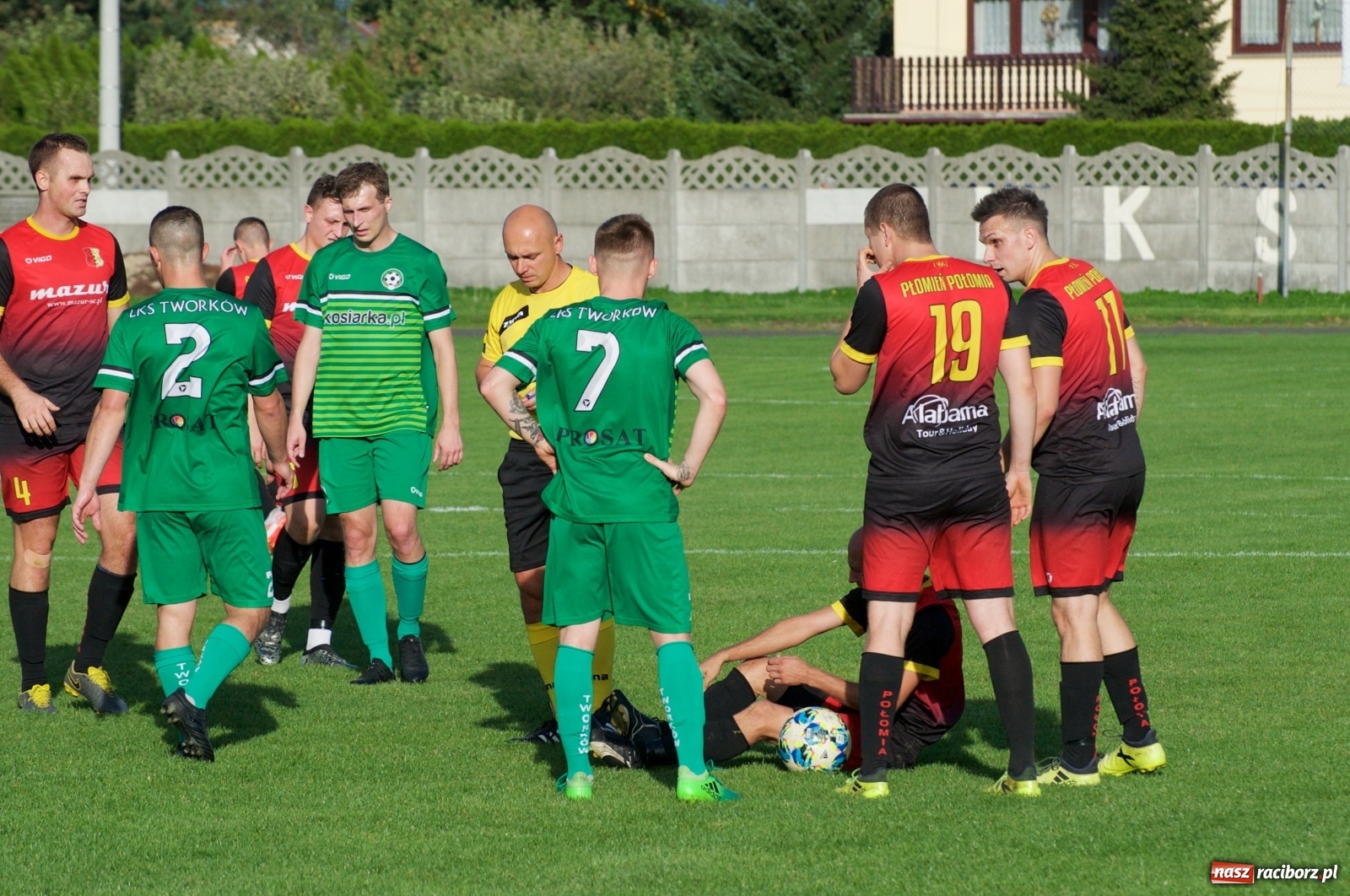 Zdjęcie w galerii na portalu naszraciborz.pl: Klasa okręgowa. Dobra passa piłkarzy Tworkowa trwa [FOTO] wiadomości z regionu