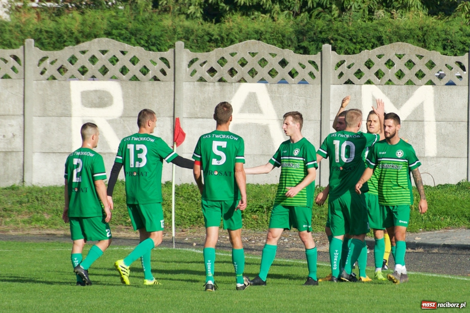 Zdjęcie w galerii na portalu naszraciborz.pl: Klasa okręgowa. Dobra passa piłkarzy Tworkowa trwa [FOTO] wiadomości z regionu