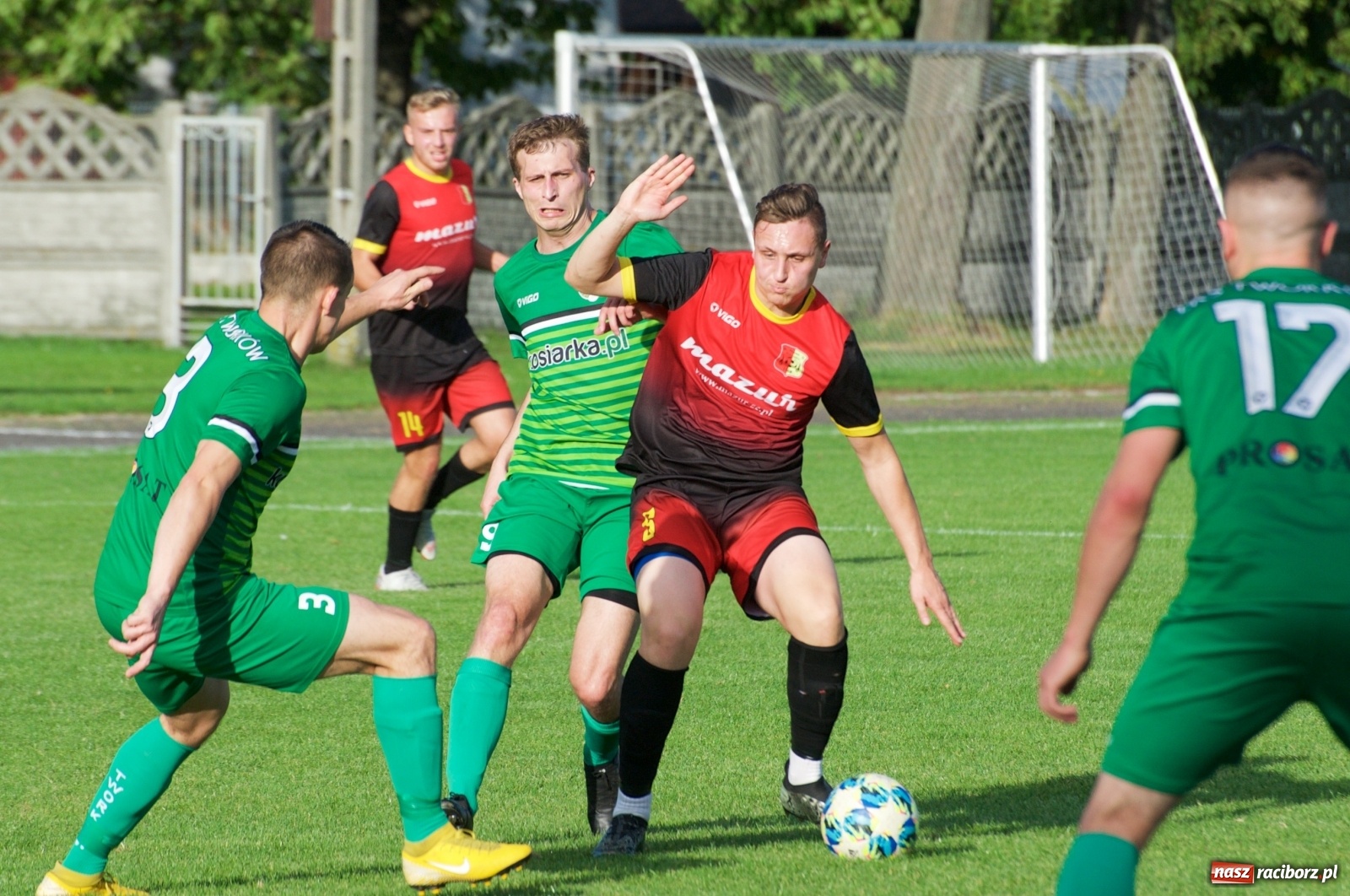 Zdjęcie w galerii na portalu naszraciborz.pl: Klasa okręgowa. Dobra passa piłkarzy Tworkowa trwa [FOTO] wiadomości z regionu