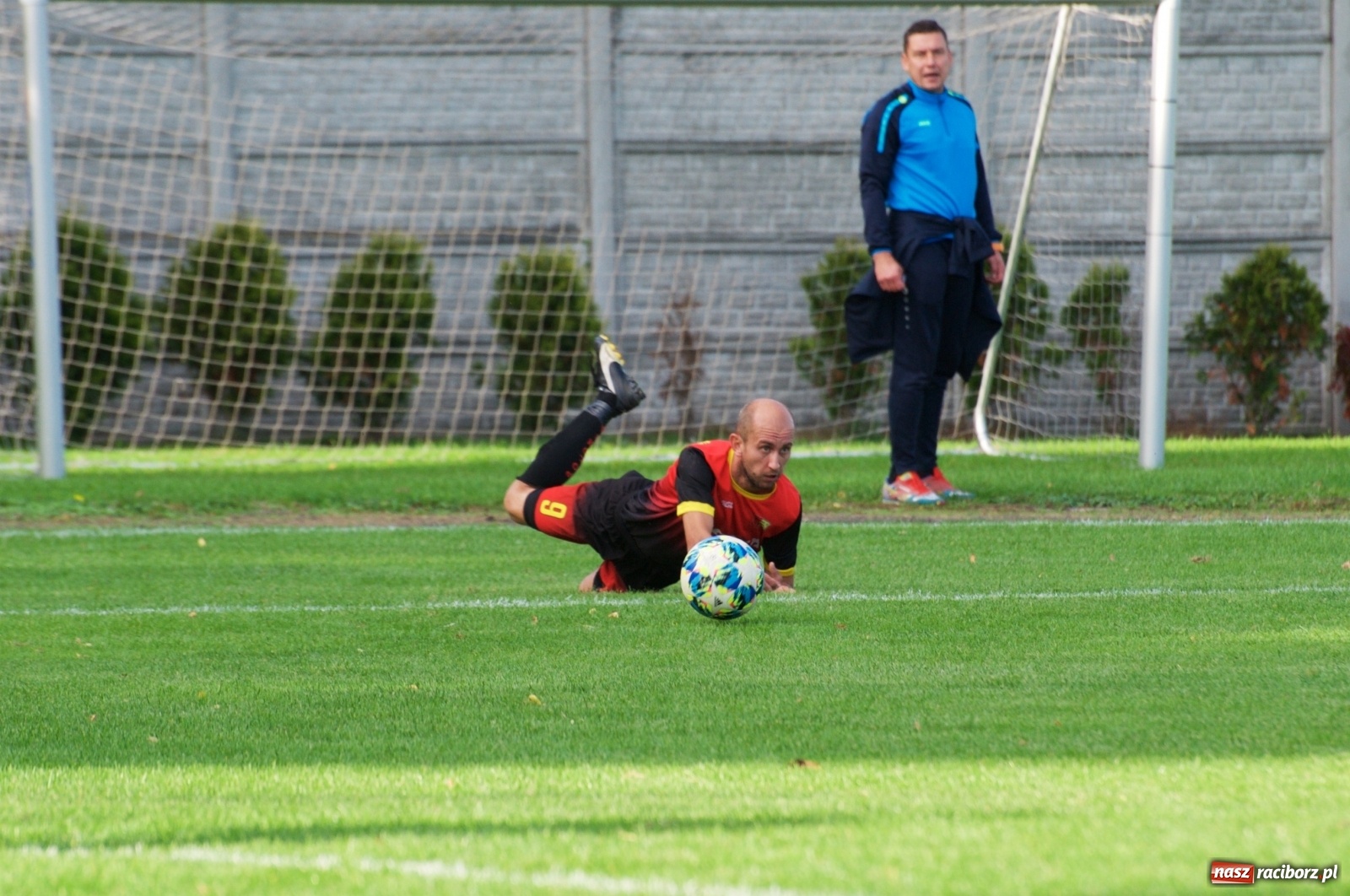 Zdjęcie w galerii na portalu naszraciborz.pl: Klasa okręgowa. Dobra passa piłkarzy Tworkowa trwa [FOTO] wiadomości z regionu