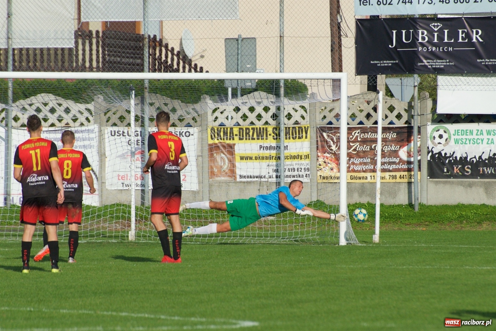 Zdjęcie w galerii na portalu naszraciborz.pl: Klasa okręgowa. Dobra passa piłkarzy Tworkowa trwa [FOTO] wiadomości z regionu