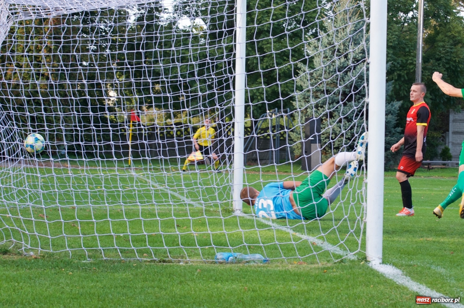 Zdjęcie w galerii na portalu naszraciborz.pl: Klasa okręgowa. Dobra passa piłkarzy Tworkowa trwa [FOTO] wiadomości z regionu
