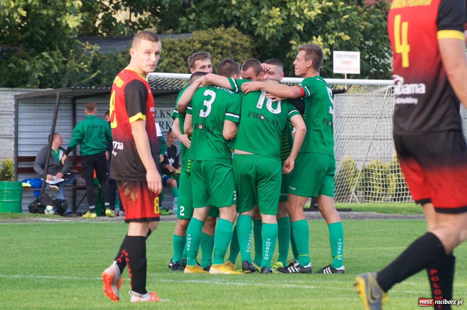 Zdjęcie w galerii na portalu naszraciborz.pl: Klasa okręgowa. Dobra passa piłkarzy Tworkowa trwa [FOTO] wiadomości z regionu