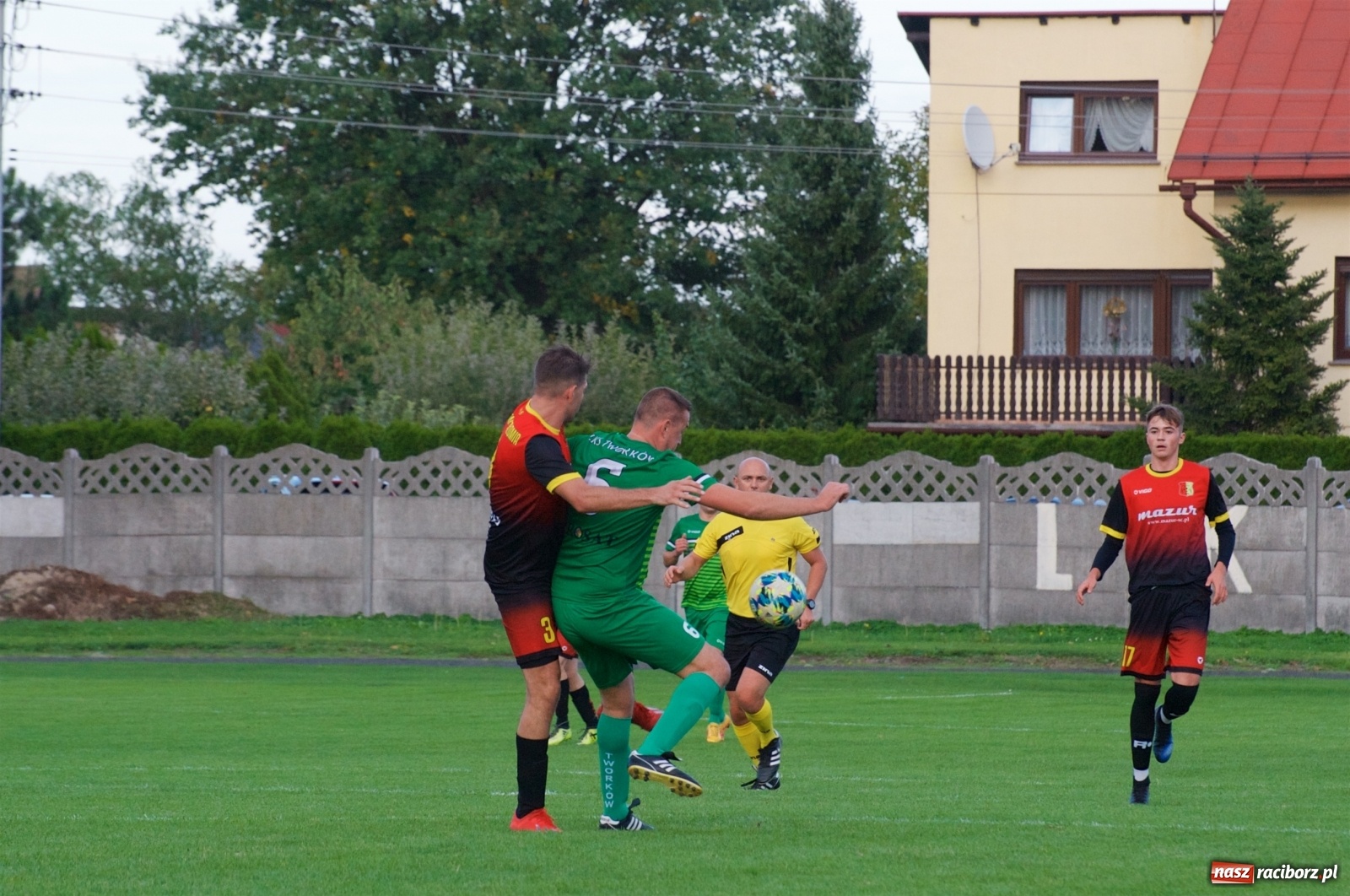 Zdjęcie w galerii na portalu naszraciborz.pl: Klasa okręgowa. Dobra passa piłkarzy Tworkowa trwa [FOTO] wiadomości z regionu