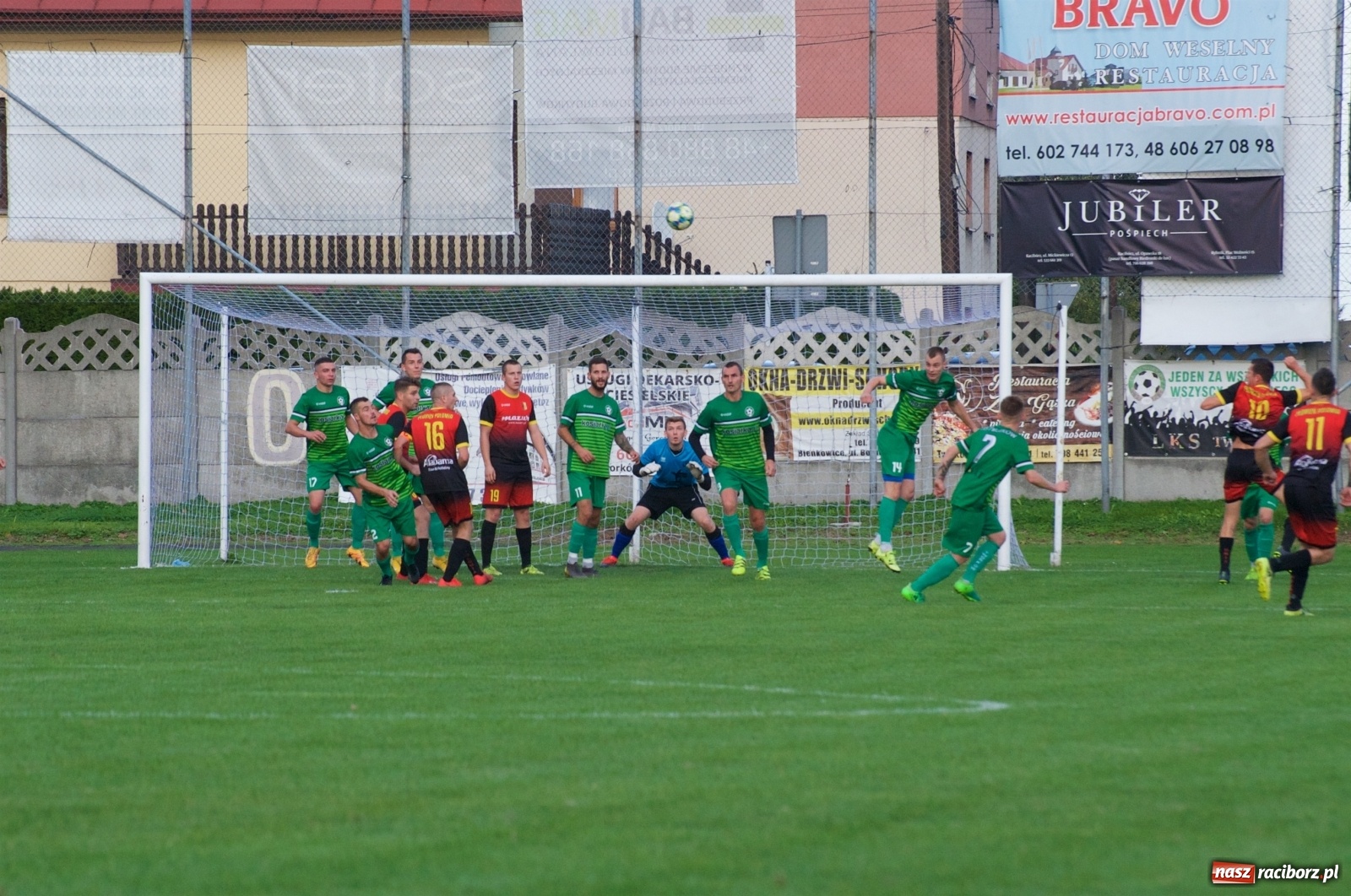 Zdjęcie w galerii na portalu naszraciborz.pl: Klasa okręgowa. Dobra passa piłkarzy Tworkowa trwa [FOTO] wiadomości z regionu