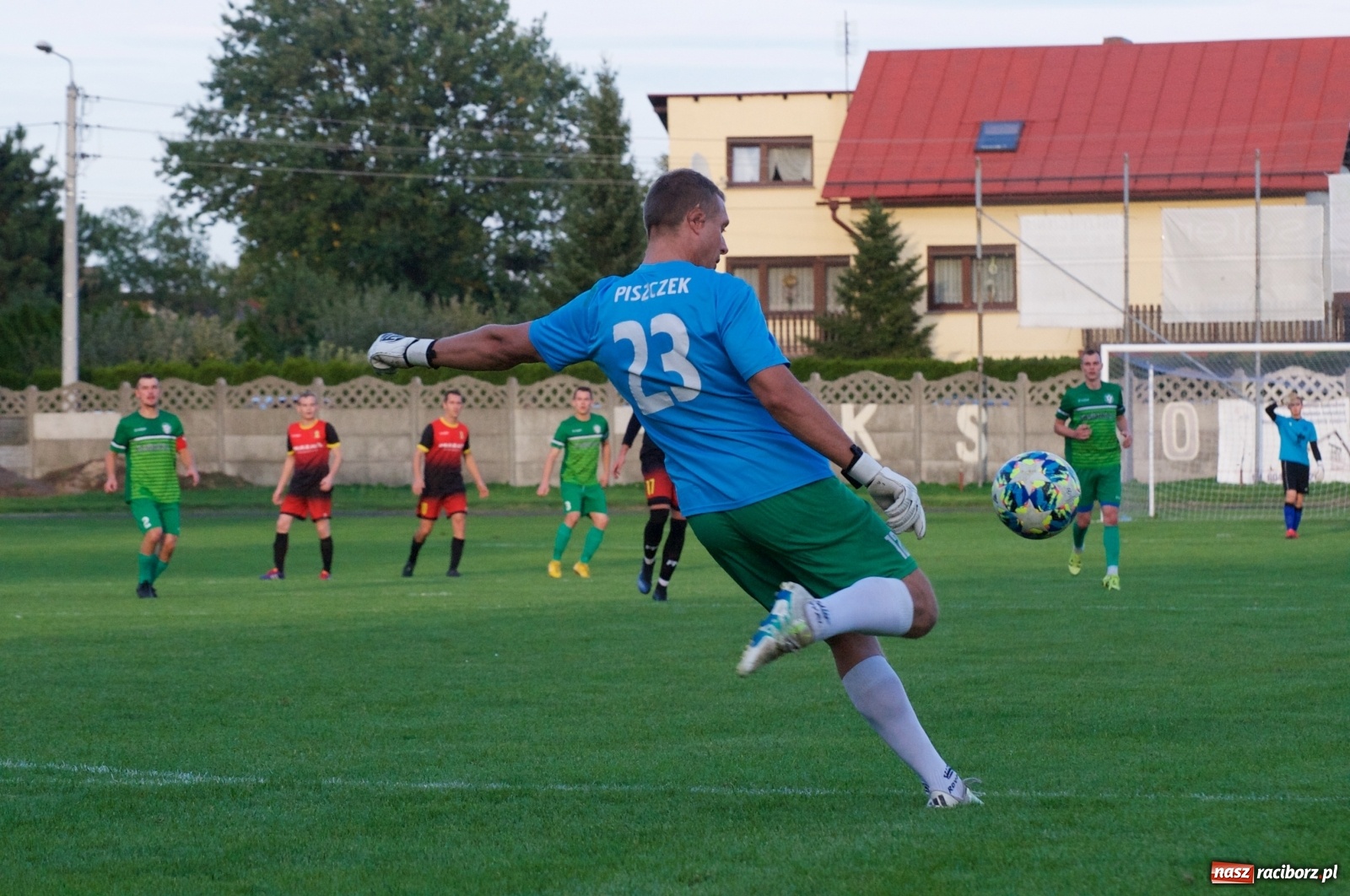 Zdjęcie w galerii na portalu naszraciborz.pl: Klasa okręgowa. Dobra passa piłkarzy Tworkowa trwa [FOTO] wiadomości z regionu