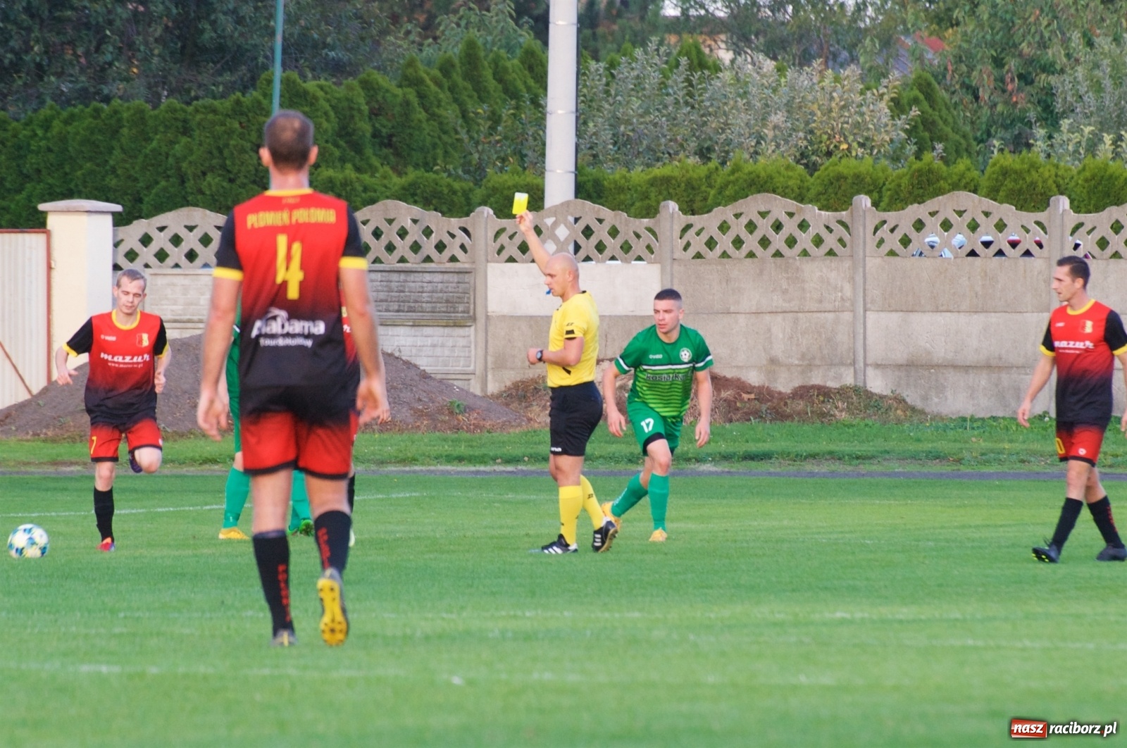 Zdjęcie w galerii na portalu naszraciborz.pl: Klasa okręgowa. Dobra passa piłkarzy Tworkowa trwa [FOTO] wiadomości z regionu