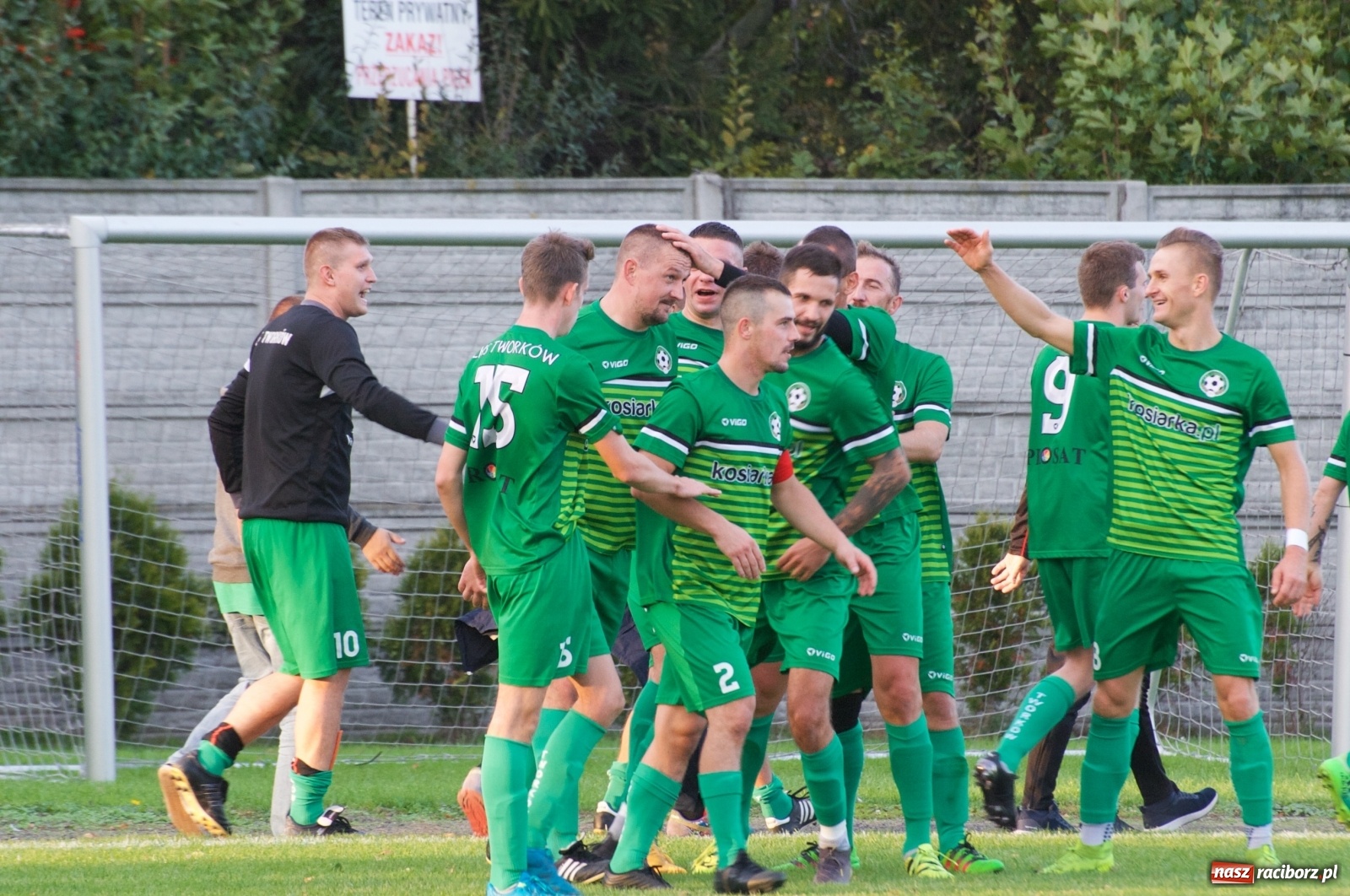 Zdjęcie w galerii na portalu naszraciborz.pl: Klasa okręgowa. Dobra passa piłkarzy Tworkowa trwa [FOTO] wiadomości z regionu