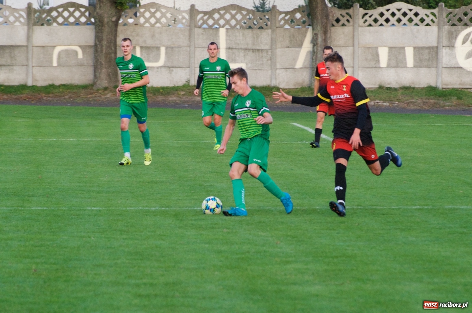 Zdjęcie w galerii na portalu naszraciborz.pl: Klasa okręgowa. Dobra passa piłkarzy Tworkowa trwa [FOTO] wiadomości z regionu