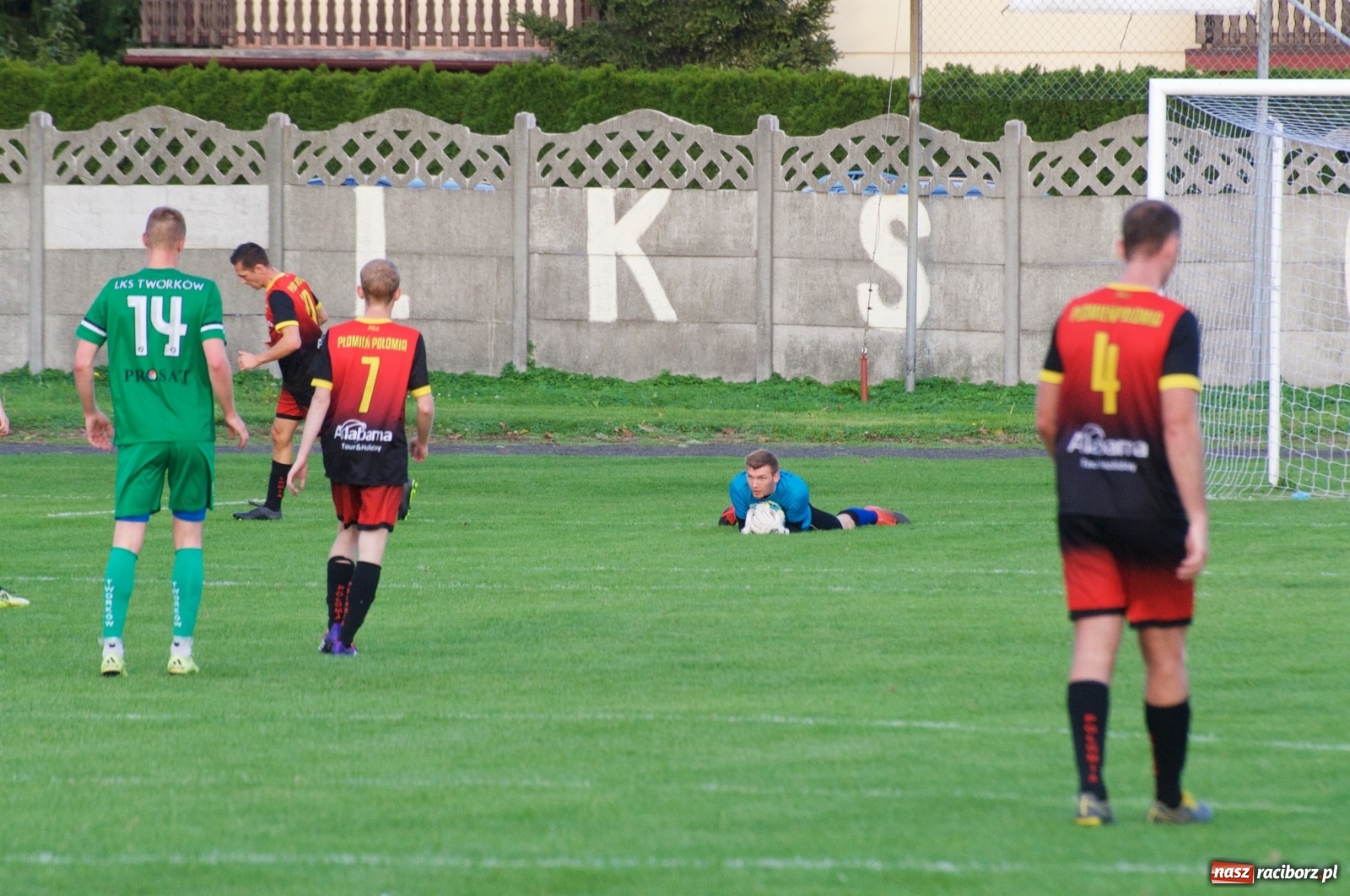 Zdjęcie w galerii na portalu naszraciborz.pl: Klasa okręgowa. Dobra passa piłkarzy Tworkowa trwa [FOTO] wiadomości z regionu