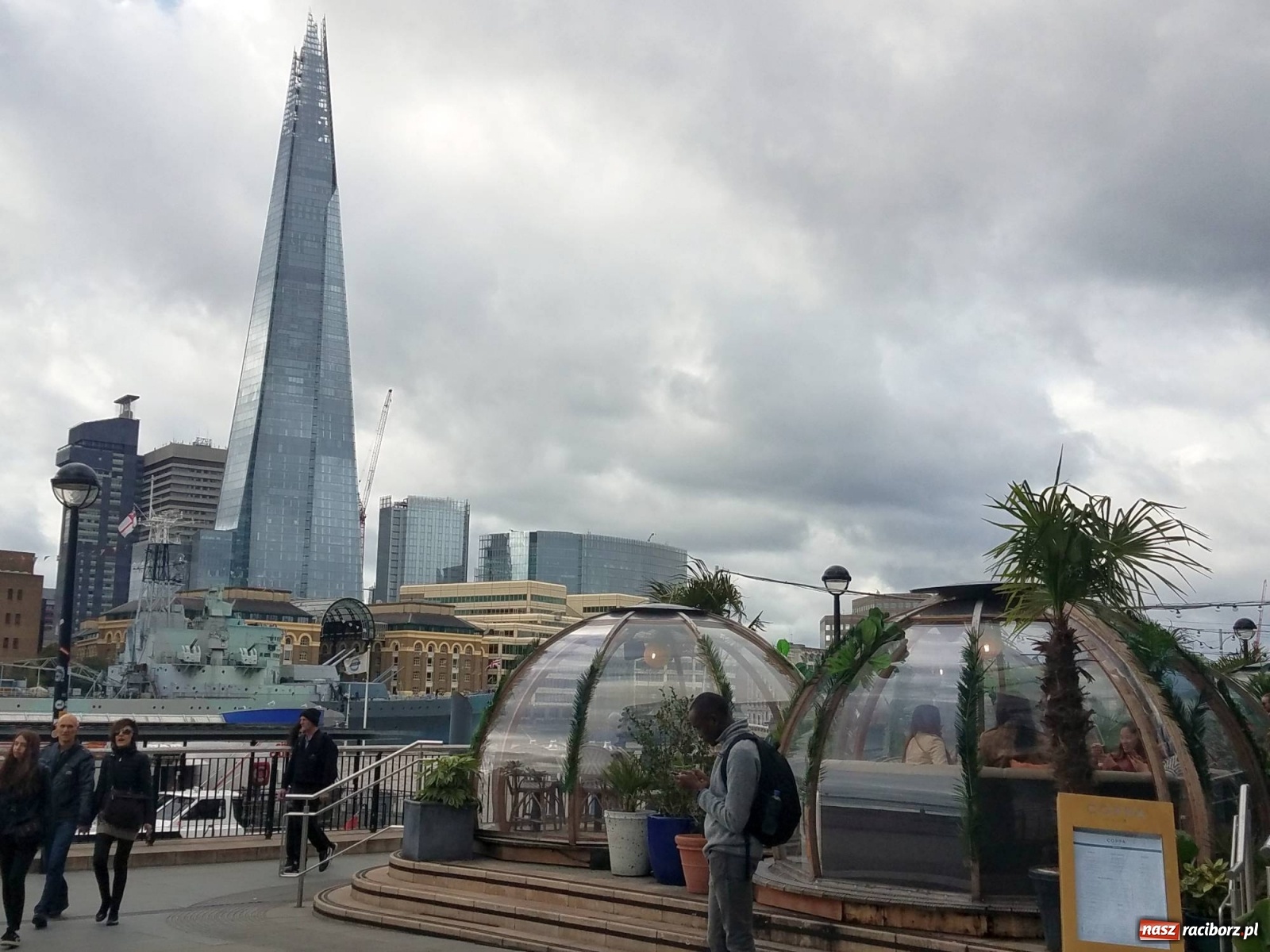 Zdjęcie w galerii na portalu naszraciborz.pl: Uczniowie Gastronomika na stażach w prestiżowych hotelach Londynu wiadomości z regionu