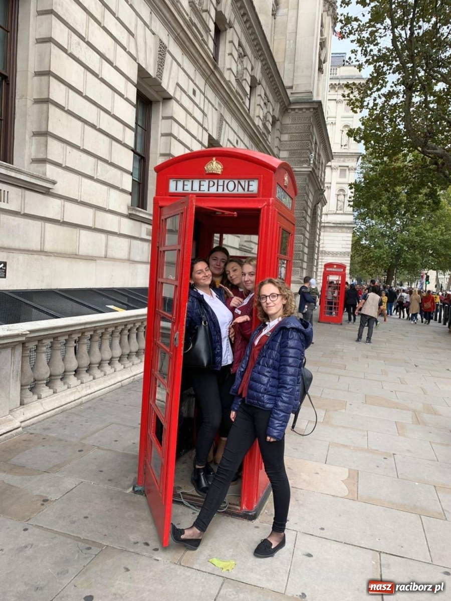 Zdjęcie w galerii na portalu naszraciborz.pl: Uczniowie Gastronomika na stażach w prestiżowych hotelach Londynu wiadomości z regionu