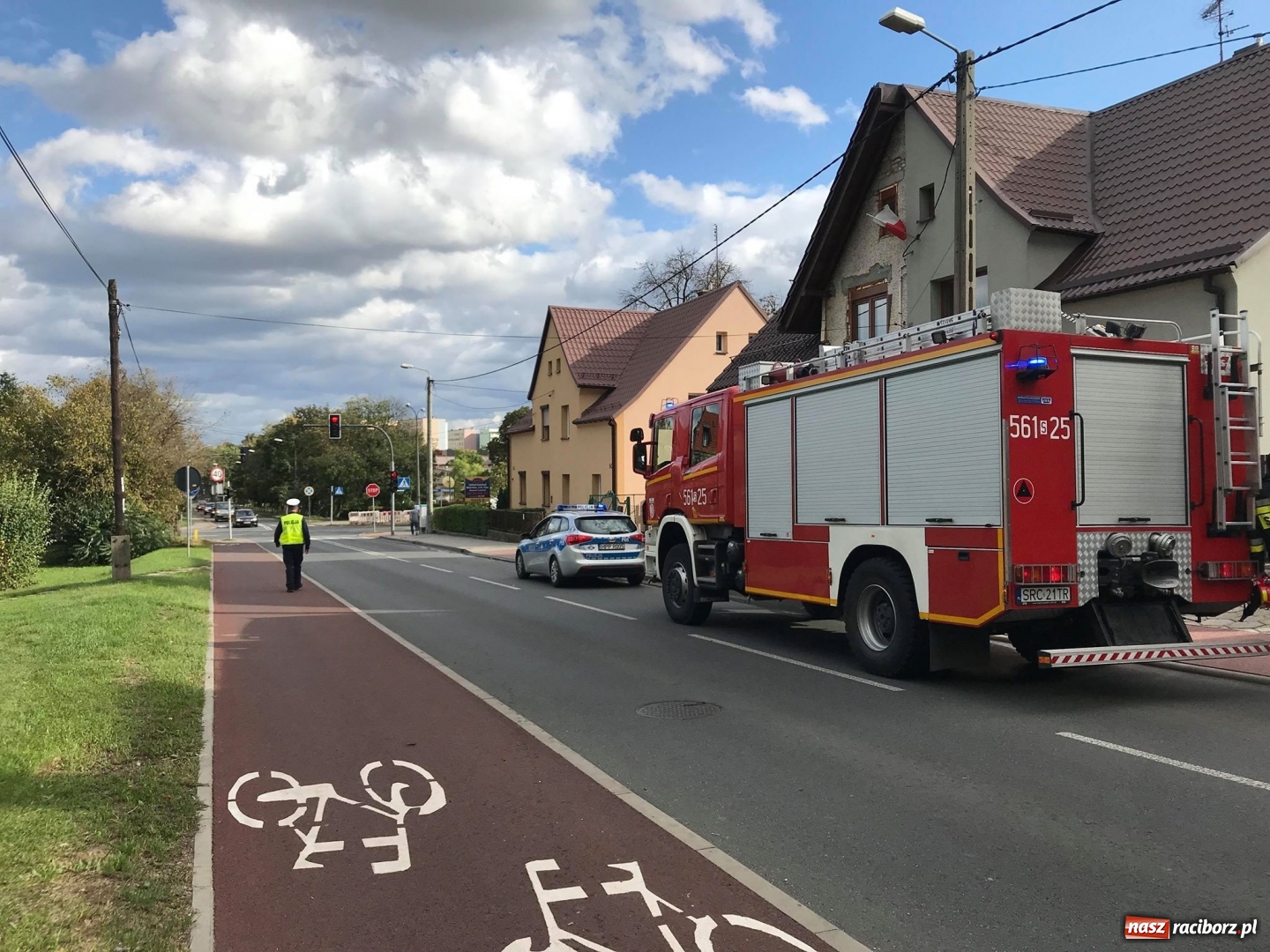 Zdjęcie w galerii na portalu naszraciborz.pl: Strażacka walka ze skutkami wichury wiadomości z regionu