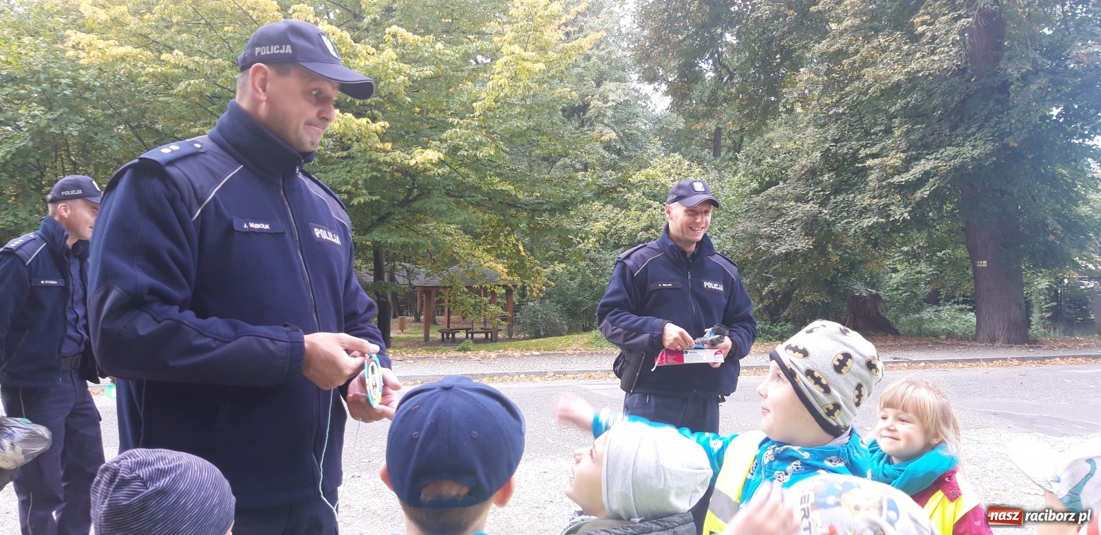 Zdjęcie w galerii na portalu naszraciborz.pl: Przedszkolaki z Rud sprzątały świat wiadomości z regionu