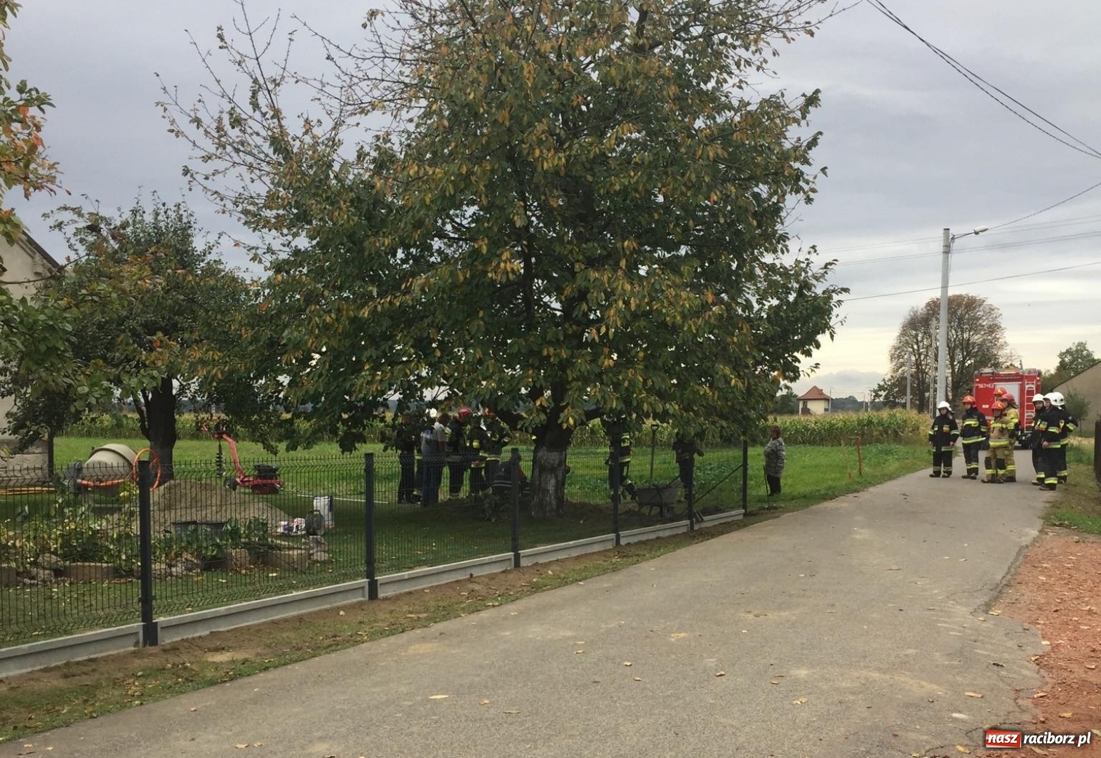 Zdjęcie w galerii na portalu naszraciborz.pl: Przerwany gazociąg w Zabełkowie. Ewakuacja mieszkańców [FOTO]  wiadomości z regionu