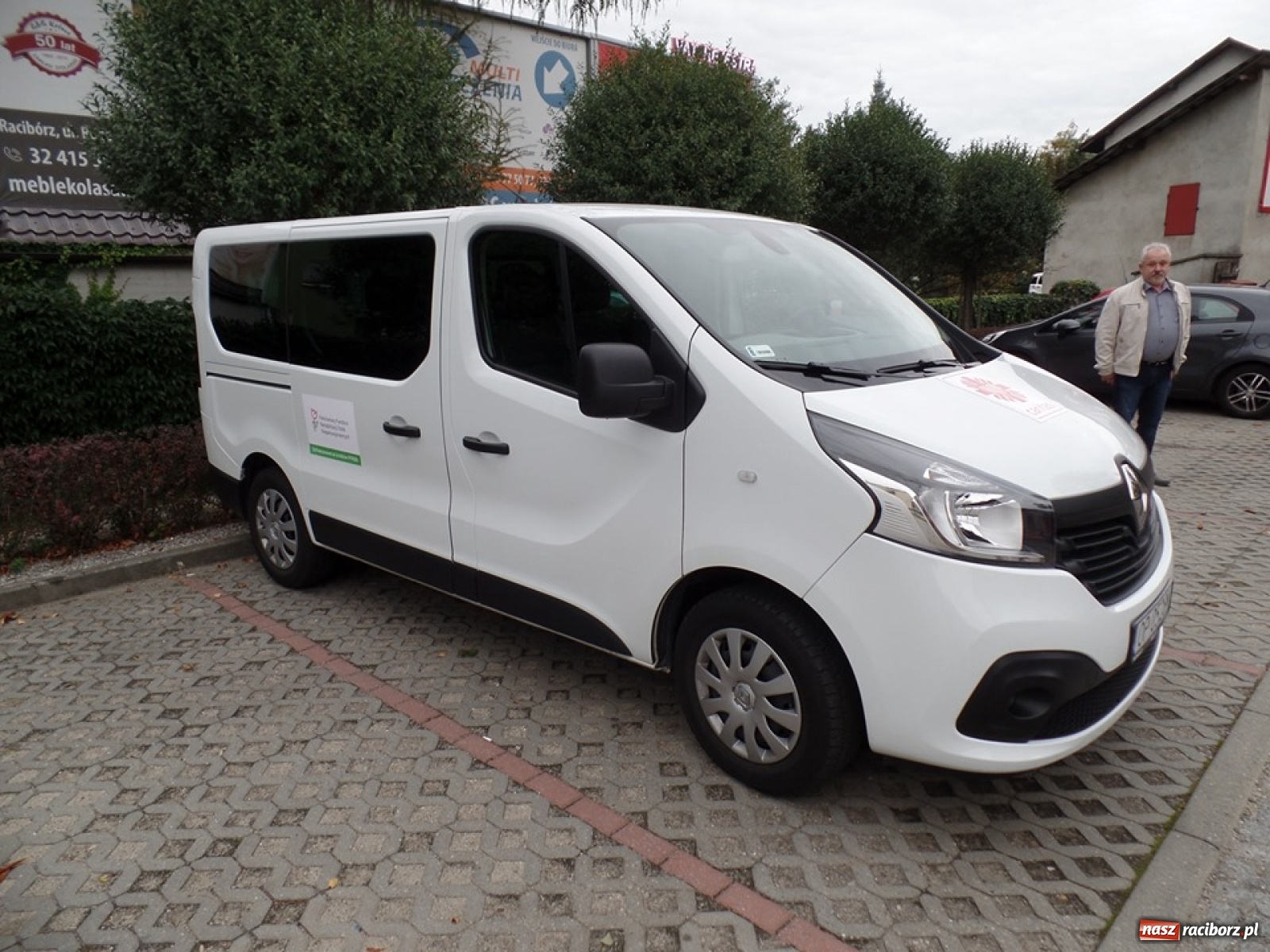 Zdjęcie w galerii na portalu naszraciborz.pl: Świetlica środowiskowa Nadzieja z nowym samochodem wiadomości z regionu