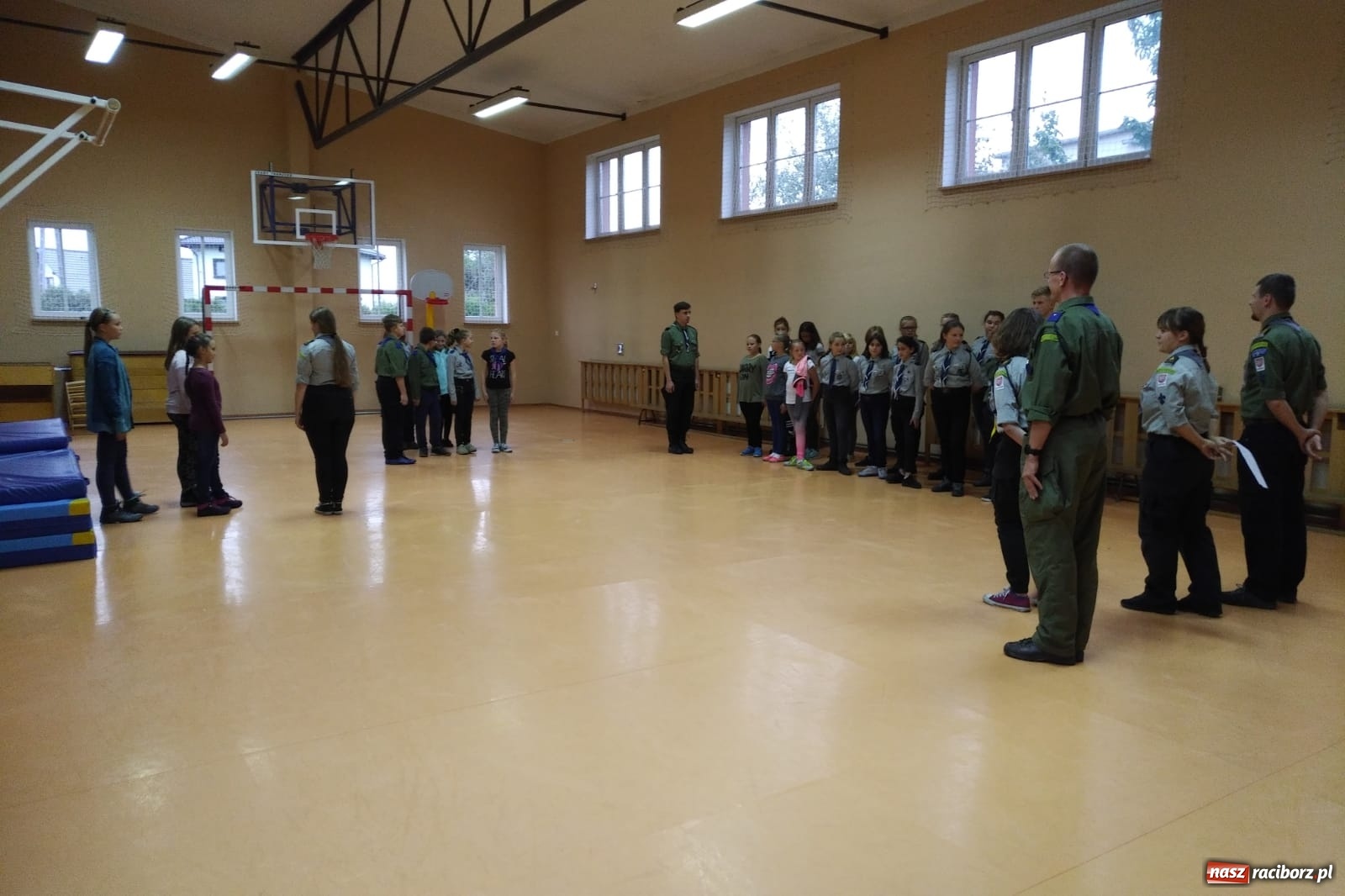 Zdjęcie w galerii na portalu naszraciborz.pl: Harcerski start. Skauci ziemi raciborskiej na jesiennym biwaku  wiadomości z regionu