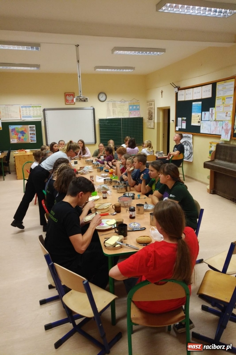 Zdjęcie w galerii na portalu naszraciborz.pl: Harcerski start. Skauci ziemi raciborskiej na jesiennym biwaku  wiadomości z regionu