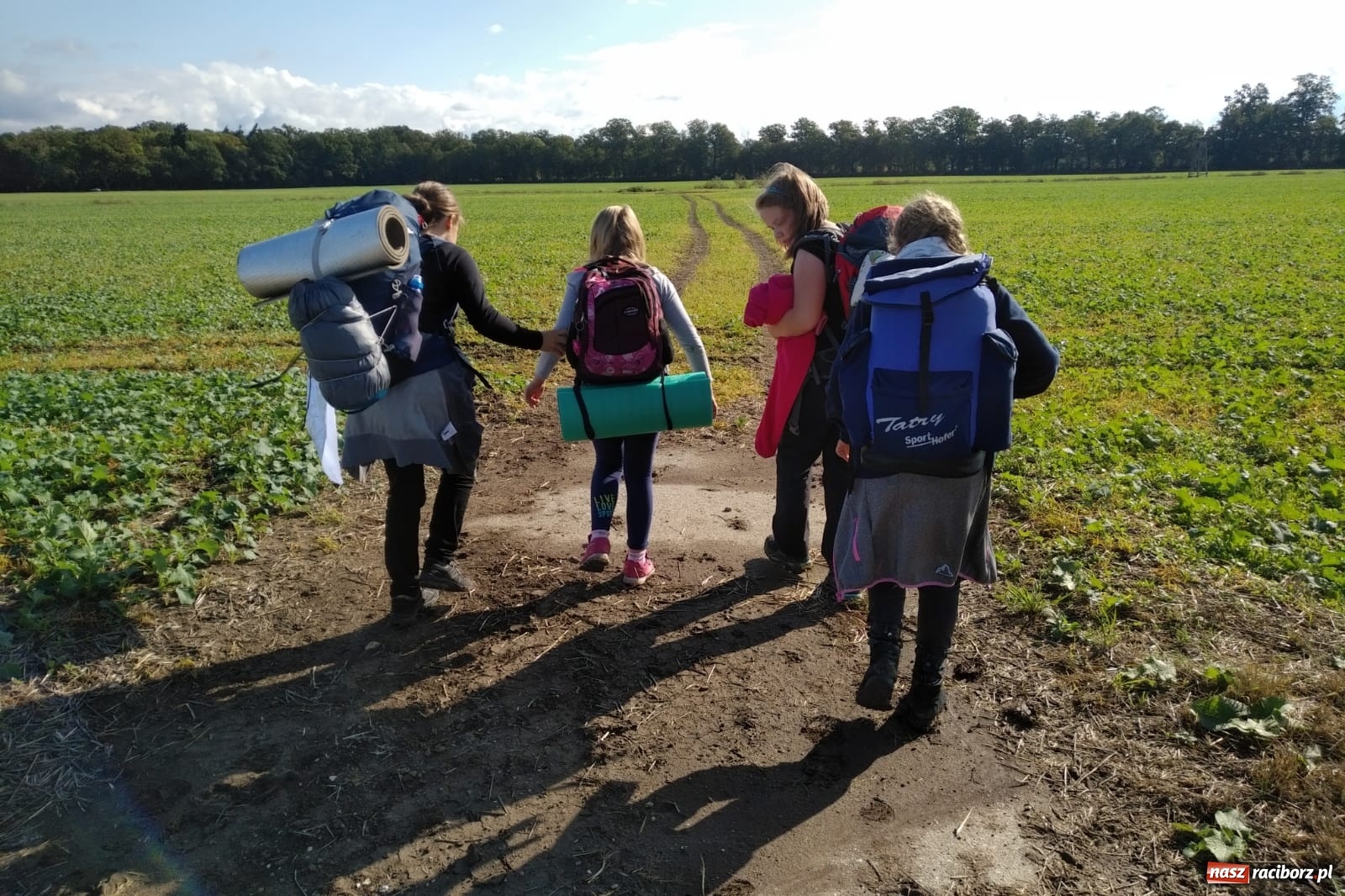 Zdjęcie w galerii na portalu naszraciborz.pl: Harcerski start. Skauci ziemi raciborskiej na jesiennym biwaku  wiadomości z regionu