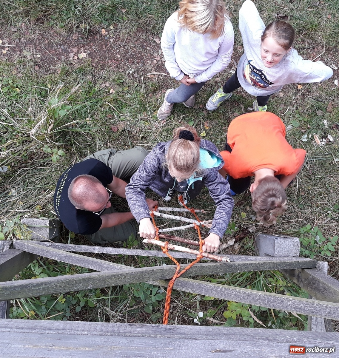 Zdjęcie w galerii na portalu naszraciborz.pl: Harcerski start. Skauci ziemi raciborskiej na jesiennym biwaku  wiadomości z regionu