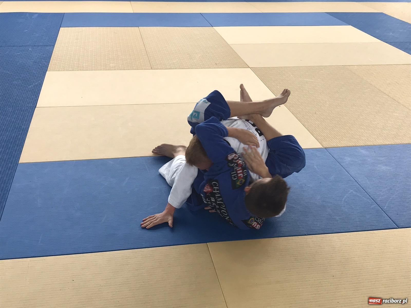Zdjęcie w galerii na portalu naszraciborz.pl: Łamatorzy na Mistrzostwach Polski w ju-jitsu w Sochaczewie  wiadomości z regionu