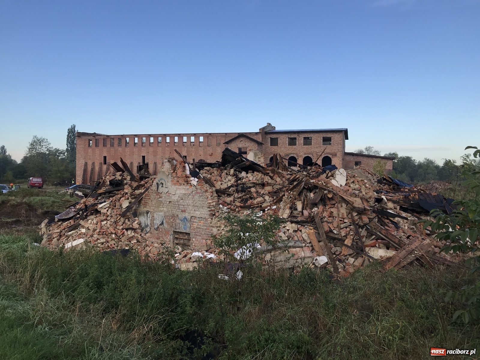 Zdjęcie w galerii na portalu naszraciborz.pl: Rozpoczęto wyburzanie starej cegielni na Ostrogu. Wiemy, co tu powstanie!  wiadomości z regionu