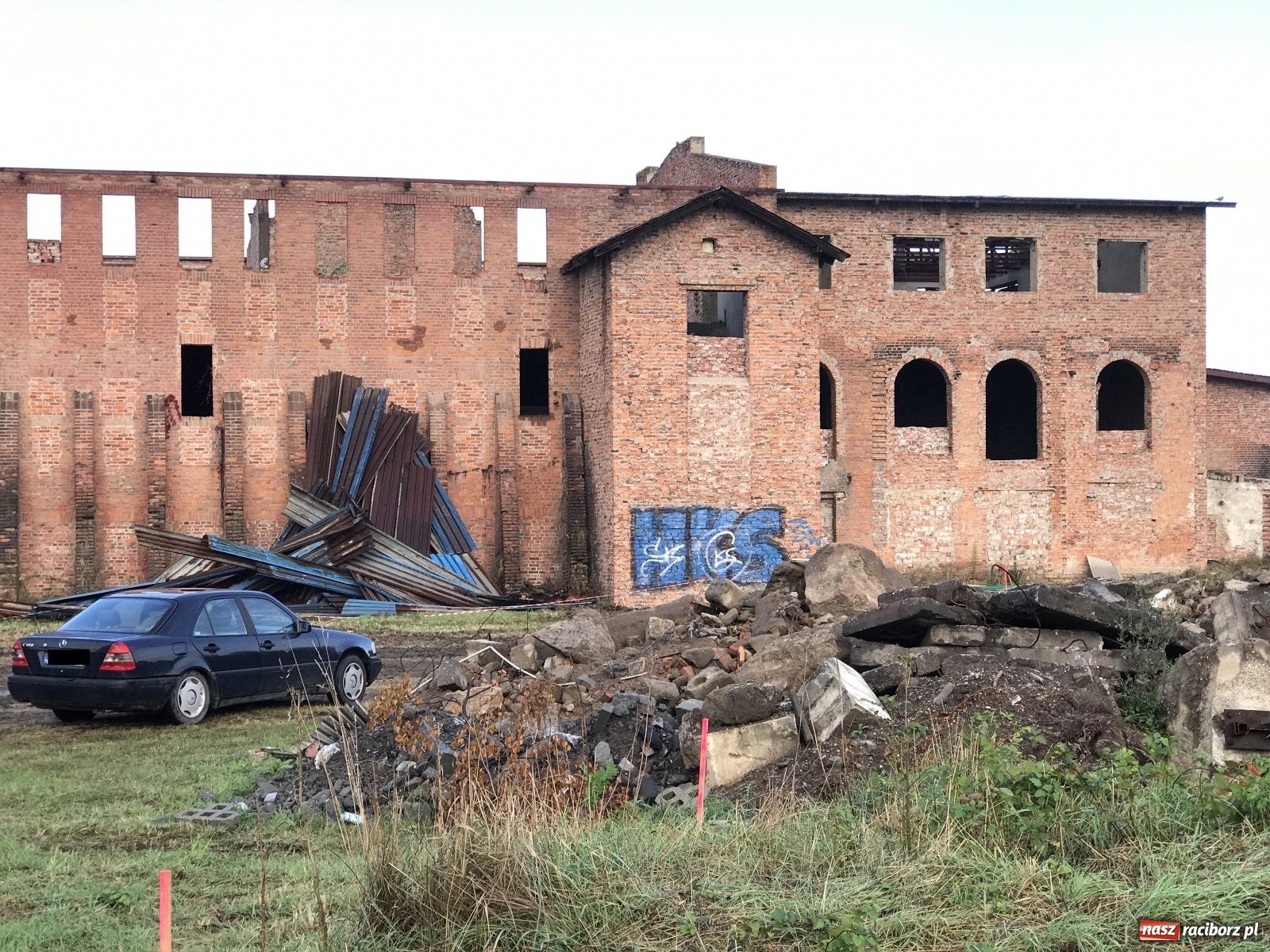 Zdjęcie w galerii na portalu naszraciborz.pl: Rozpoczęto wyburzanie starej cegielni na Ostrogu. Wiemy, co tu powstanie!  wiadomości z regionu