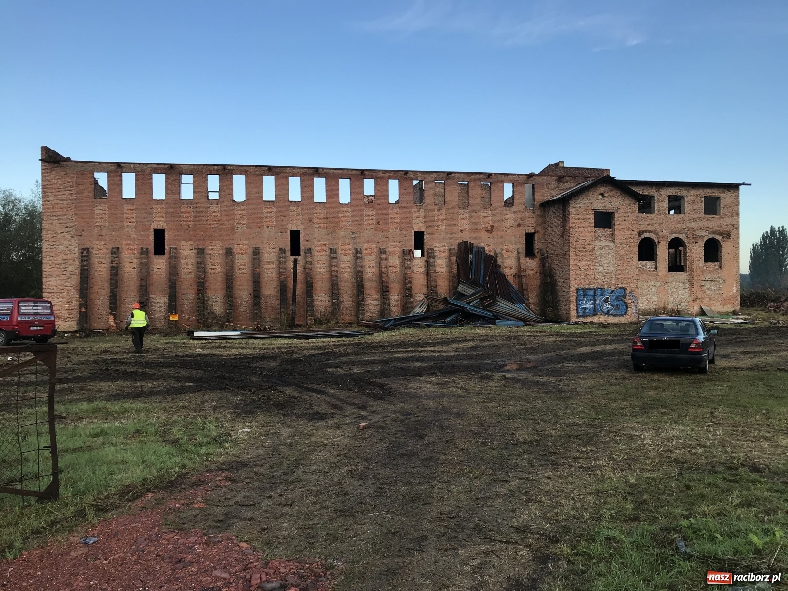 Zdjęcie w galerii na portalu naszraciborz.pl: Rozpoczęto wyburzanie starej cegielni na Ostrogu. Wiemy, co tu powstanie!  wiadomości z regionu