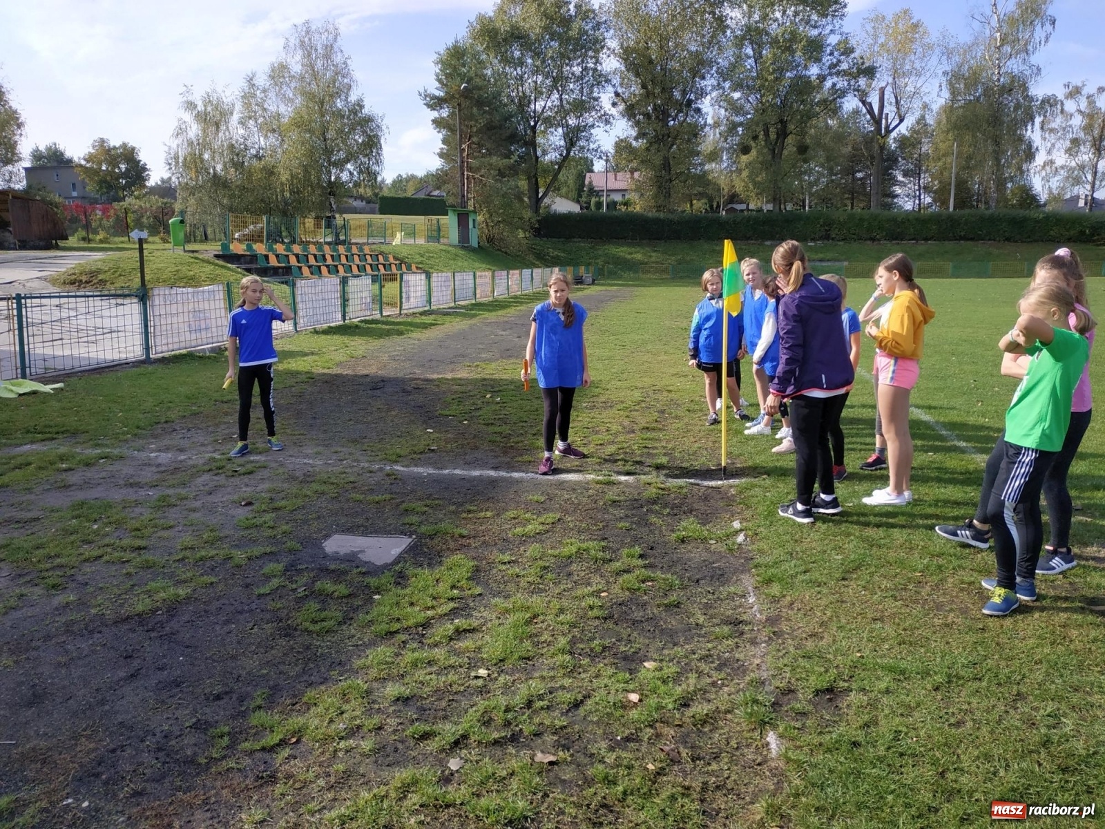 Zdjęcie w galerii na portalu naszraciborz.pl: Uczniowie z gminy Kuźnia Raciborska zmagali się na przełajach  wiadomości z regionu