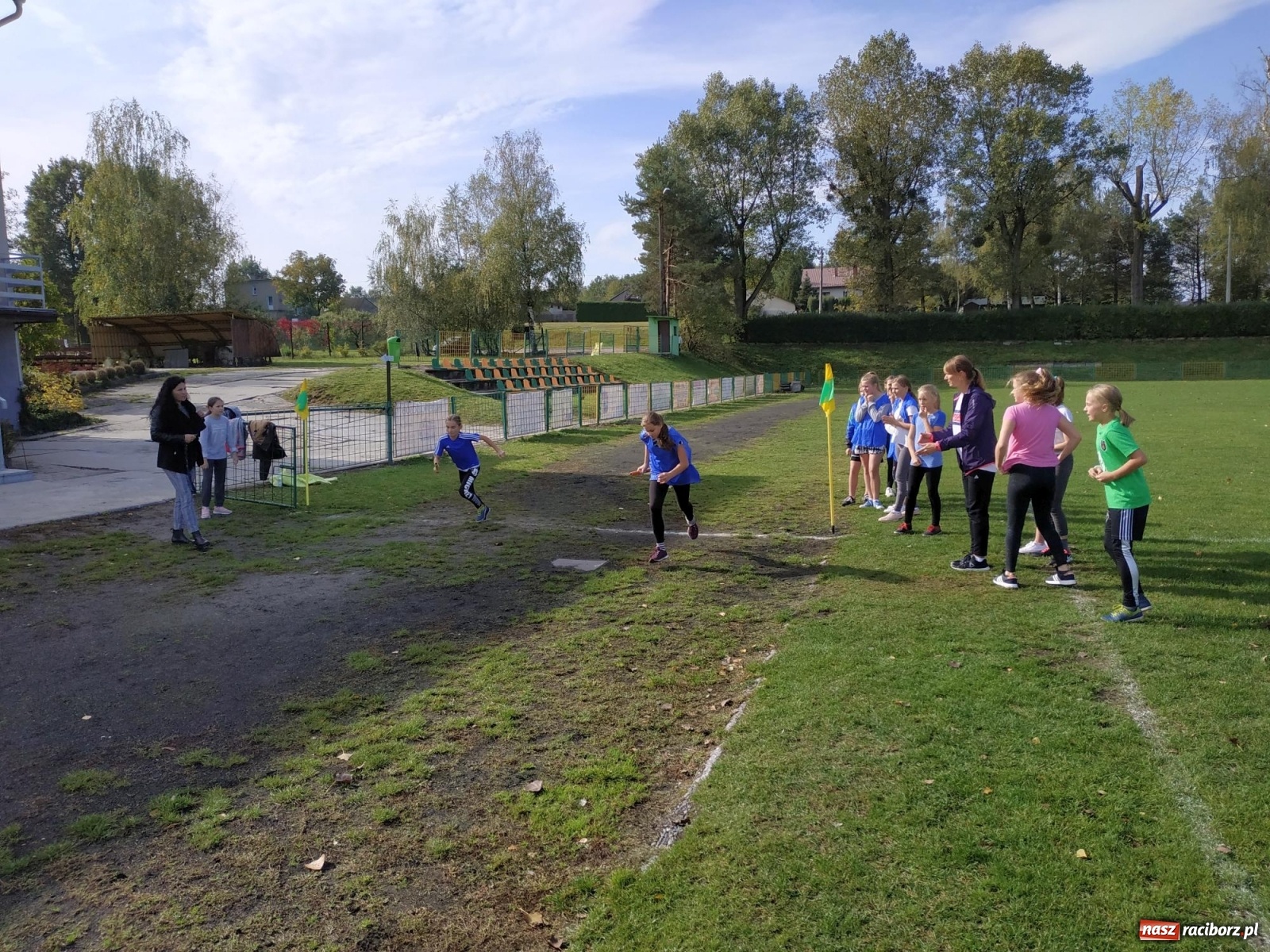 Zdjęcie w galerii na portalu naszraciborz.pl: Uczniowie z gminy Kuźnia Raciborska zmagali się na przełajach  wiadomości z regionu