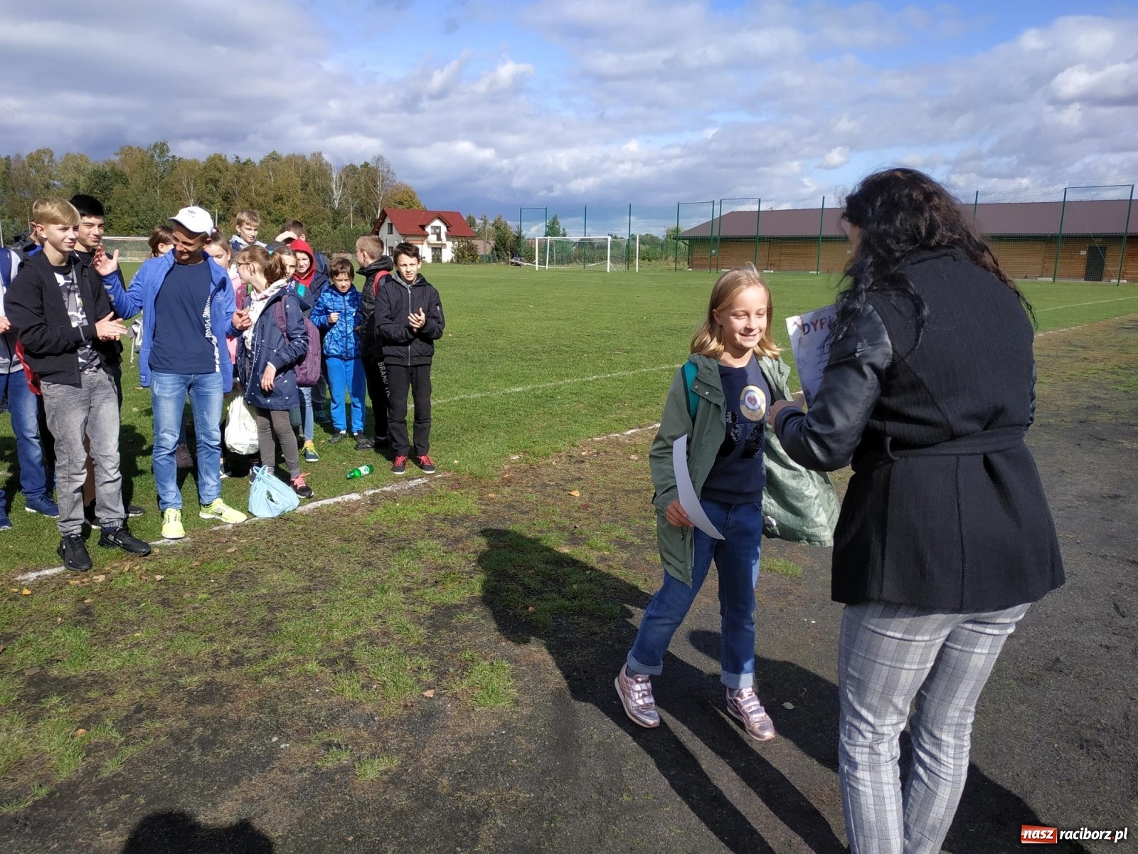 Zdjęcie w galerii na portalu naszraciborz.pl: Uczniowie z gminy Kuźnia Raciborska zmagali się na przełajach  wiadomości z regionu