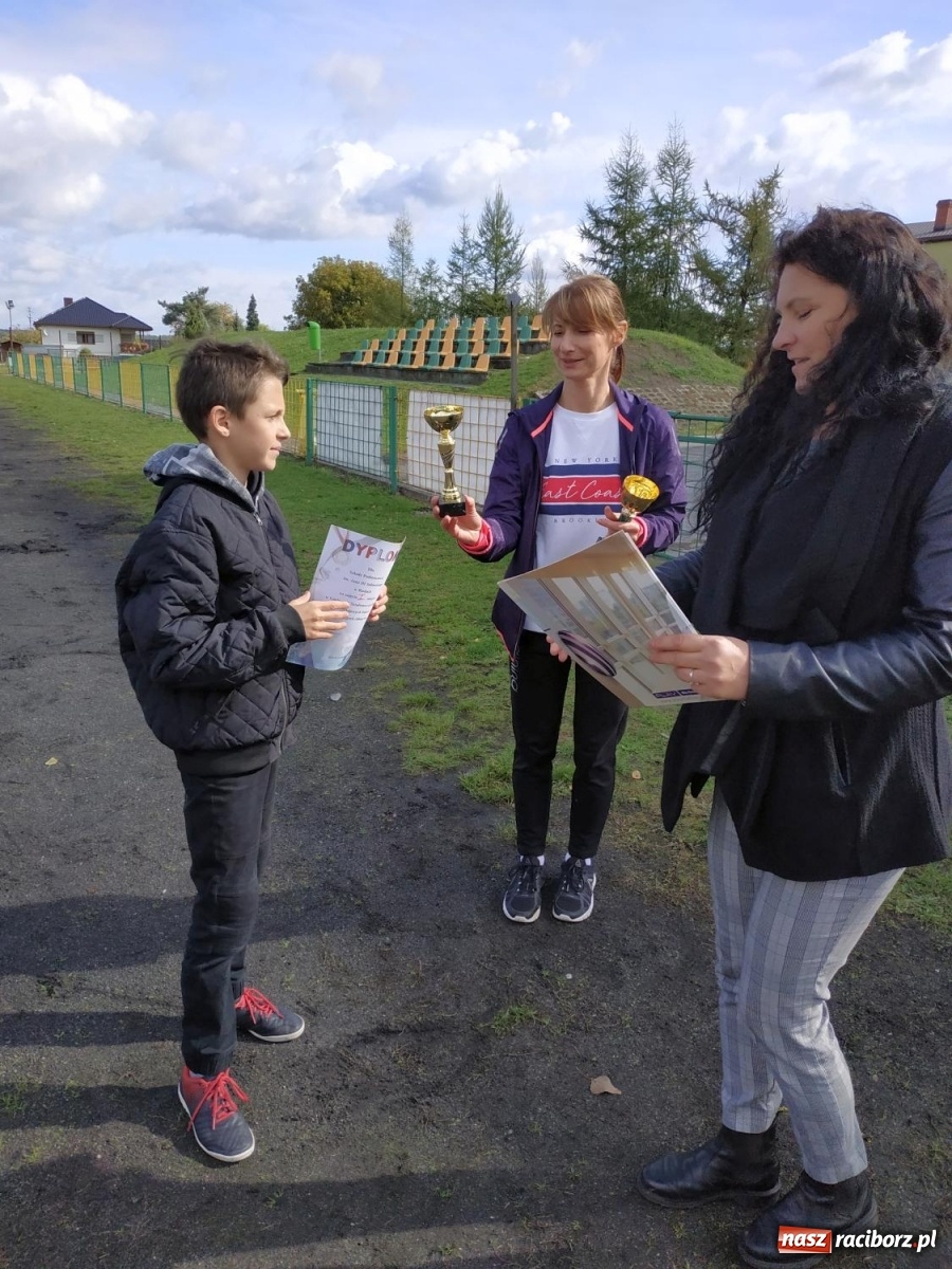 Zdjęcie w galerii na portalu naszraciborz.pl: Uczniowie z gminy Kuźnia Raciborska zmagali się na przełajach  wiadomości z regionu
