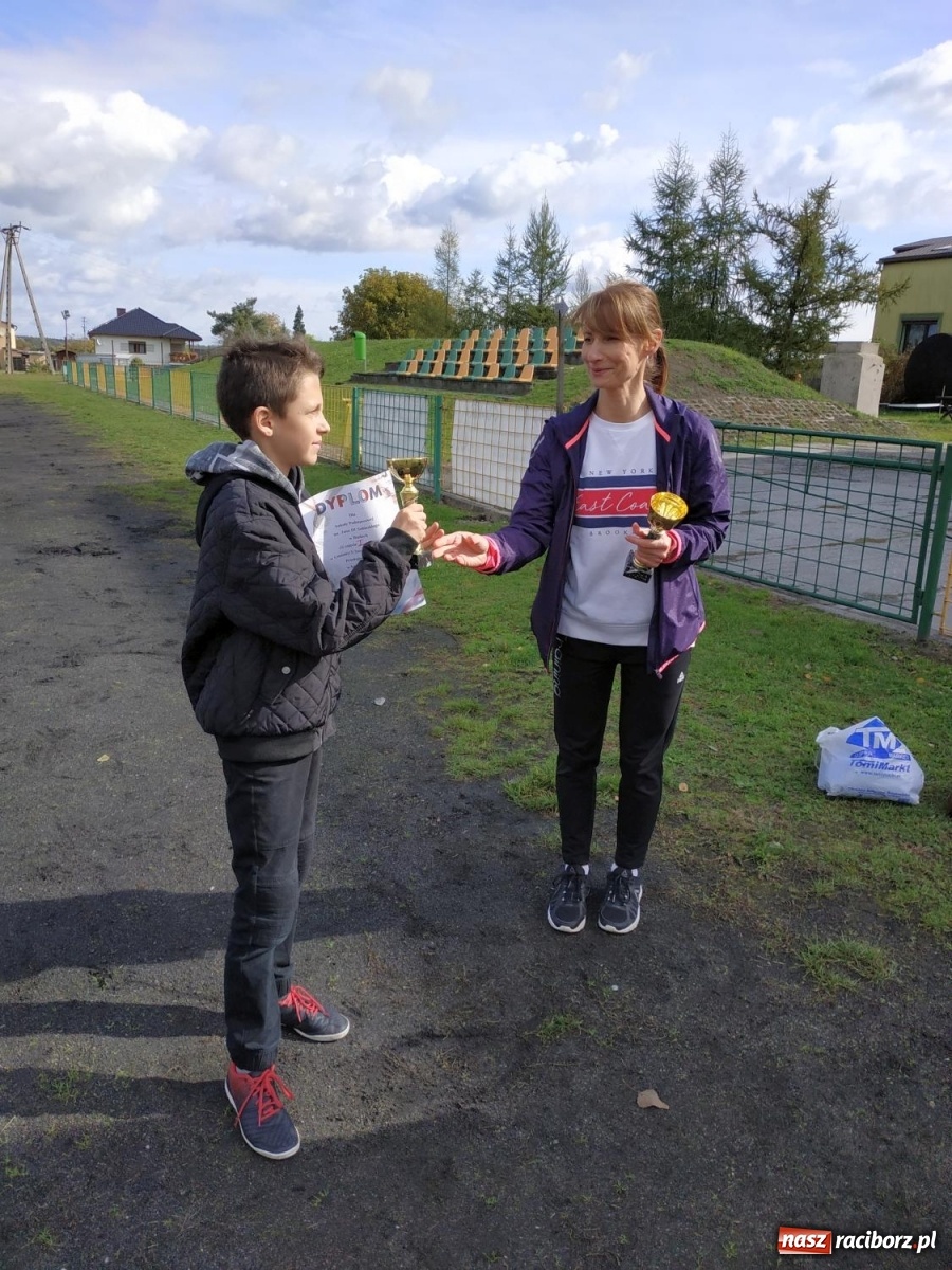 Zdjęcie w galerii na portalu naszraciborz.pl: Uczniowie z gminy Kuźnia Raciborska zmagali się na przełajach  wiadomości z regionu