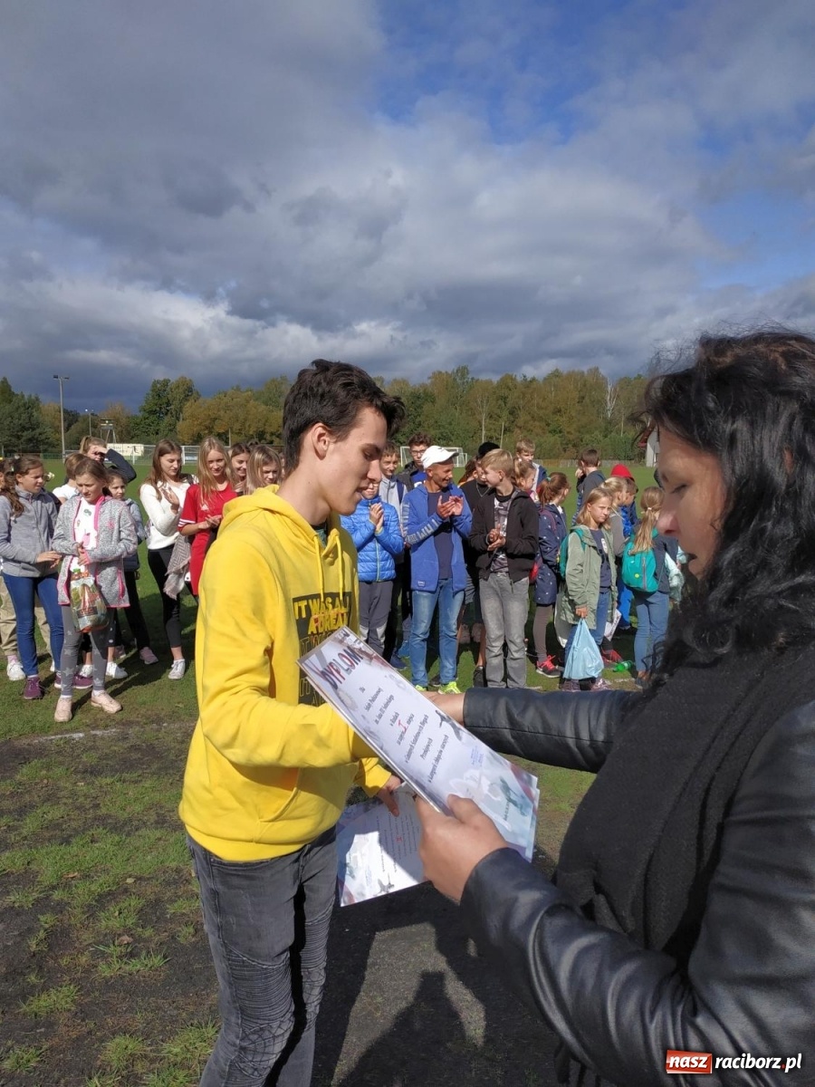 Zdjęcie w galerii na portalu naszraciborz.pl: Uczniowie z gminy Kuźnia Raciborska zmagali się na przełajach  wiadomości z regionu