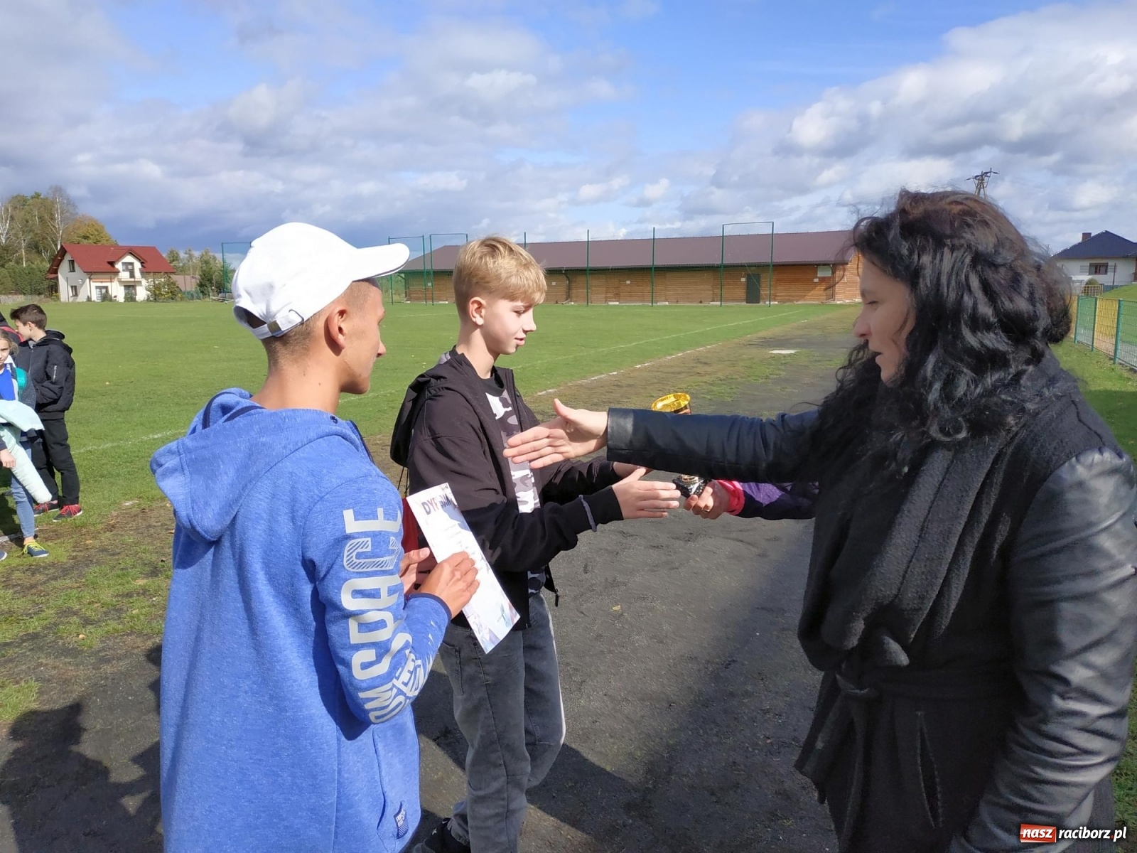 Zdjęcie w galerii na portalu naszraciborz.pl: Uczniowie z gminy Kuźnia Raciborska zmagali się na przełajach  wiadomości z regionu