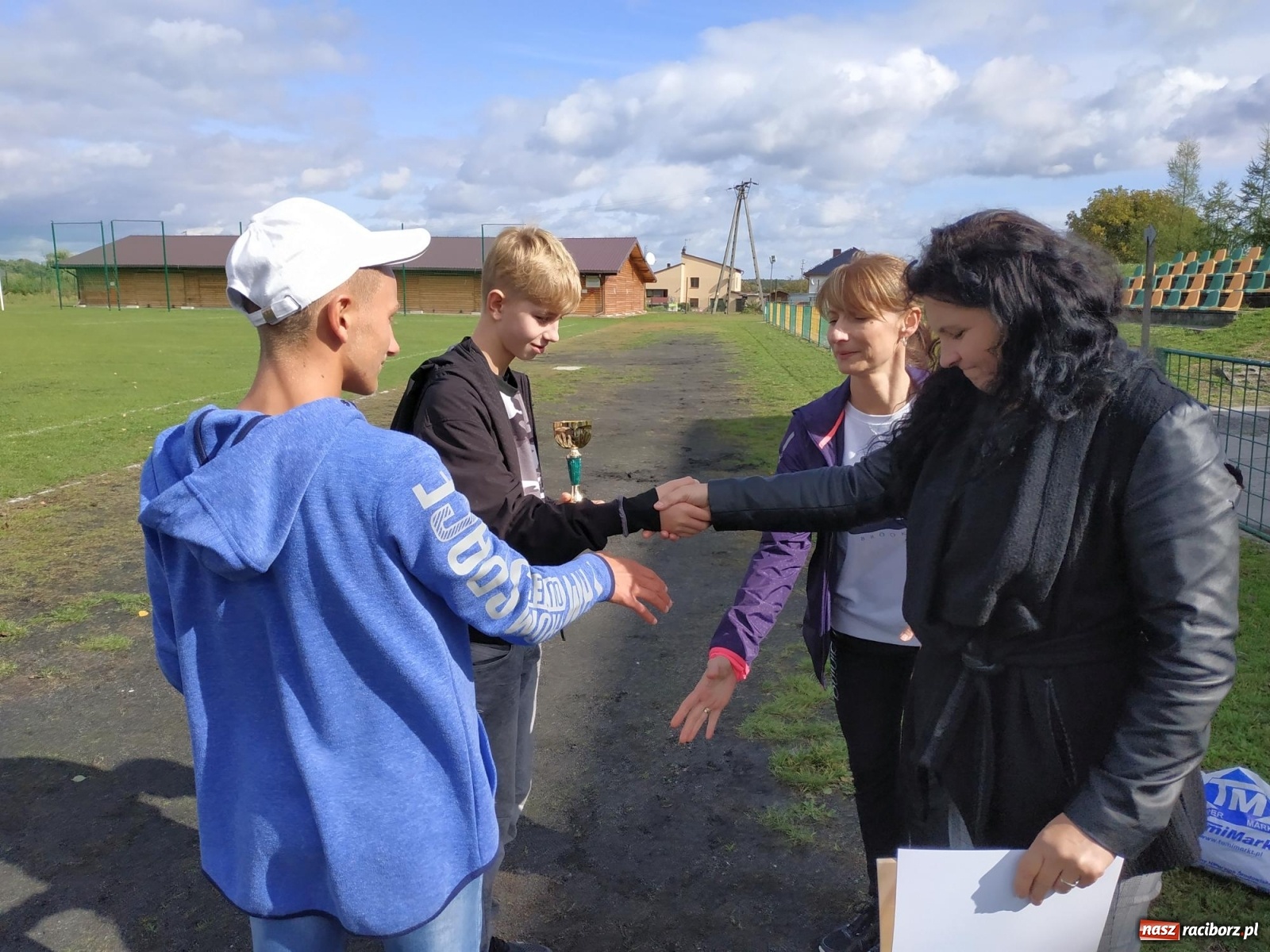 Zdjęcie w galerii na portalu naszraciborz.pl: Uczniowie z gminy Kuźnia Raciborska zmagali się na przełajach  wiadomości z regionu